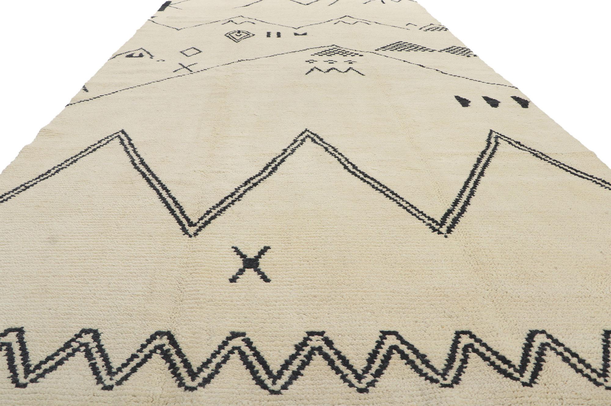 New Contemporary Moroccan Gallery Rug with Tribal Style In New Condition For Sale In Dallas, TX