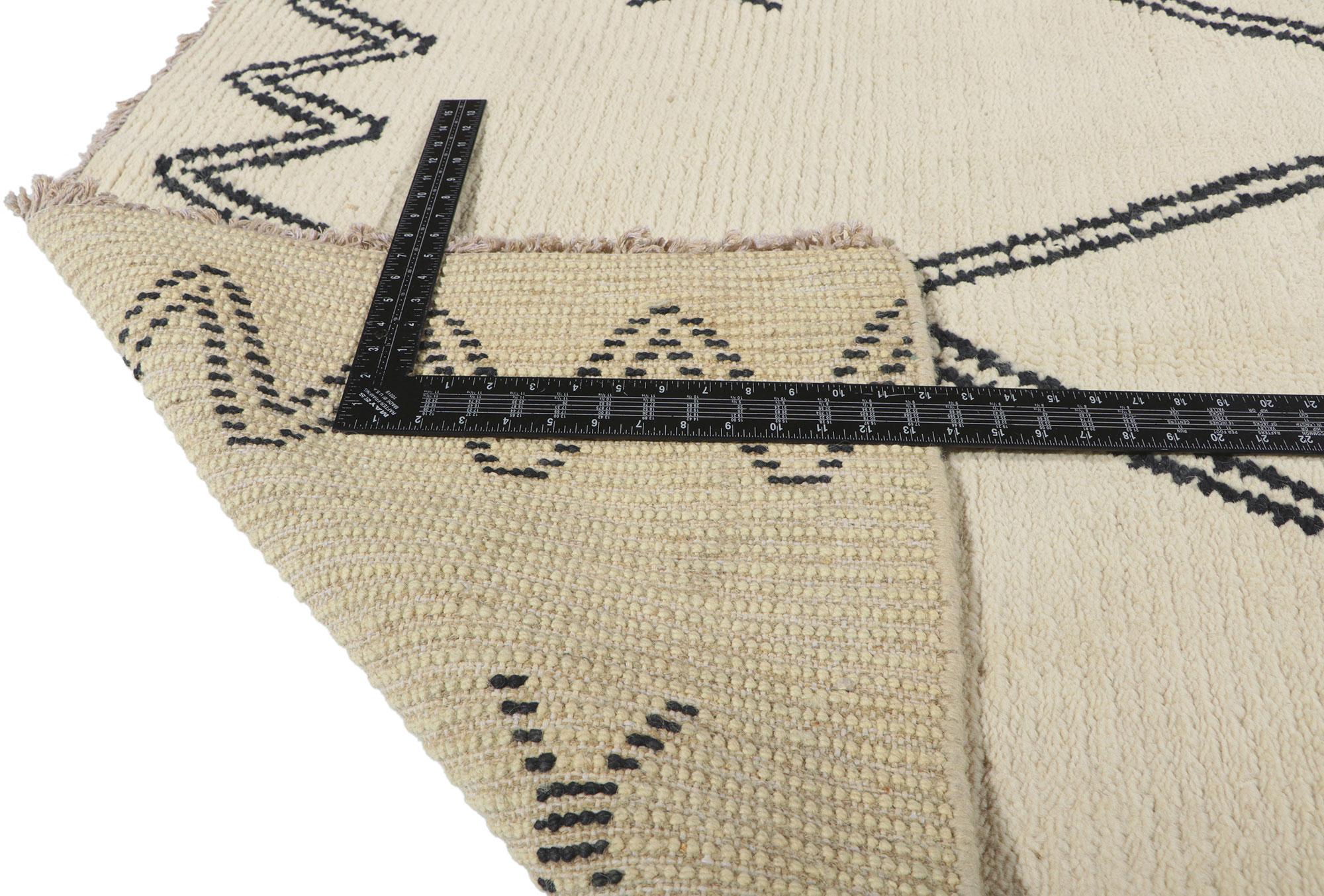 New Contemporary Moroccan Carpet In New Condition For Sale In Dallas, TX