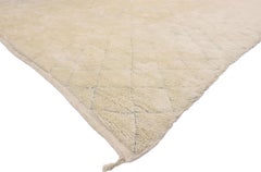 Tappeto marocchino neutro sovradimensionato, lo stile organico e moderno si sposa con un sottile Shibui