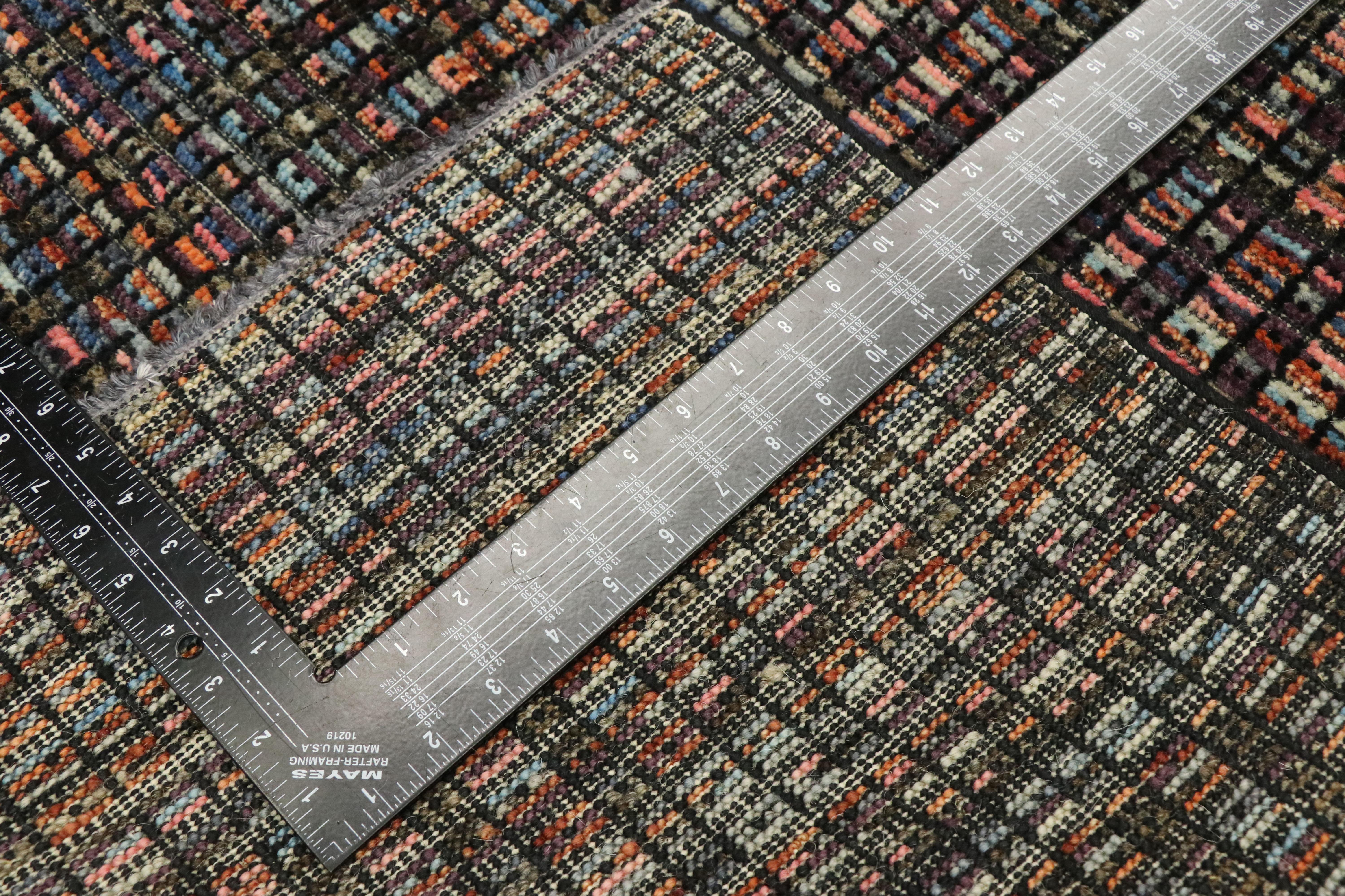 Noué à la main Tapis marocain contemporain avec style colonial américain moderne en vente