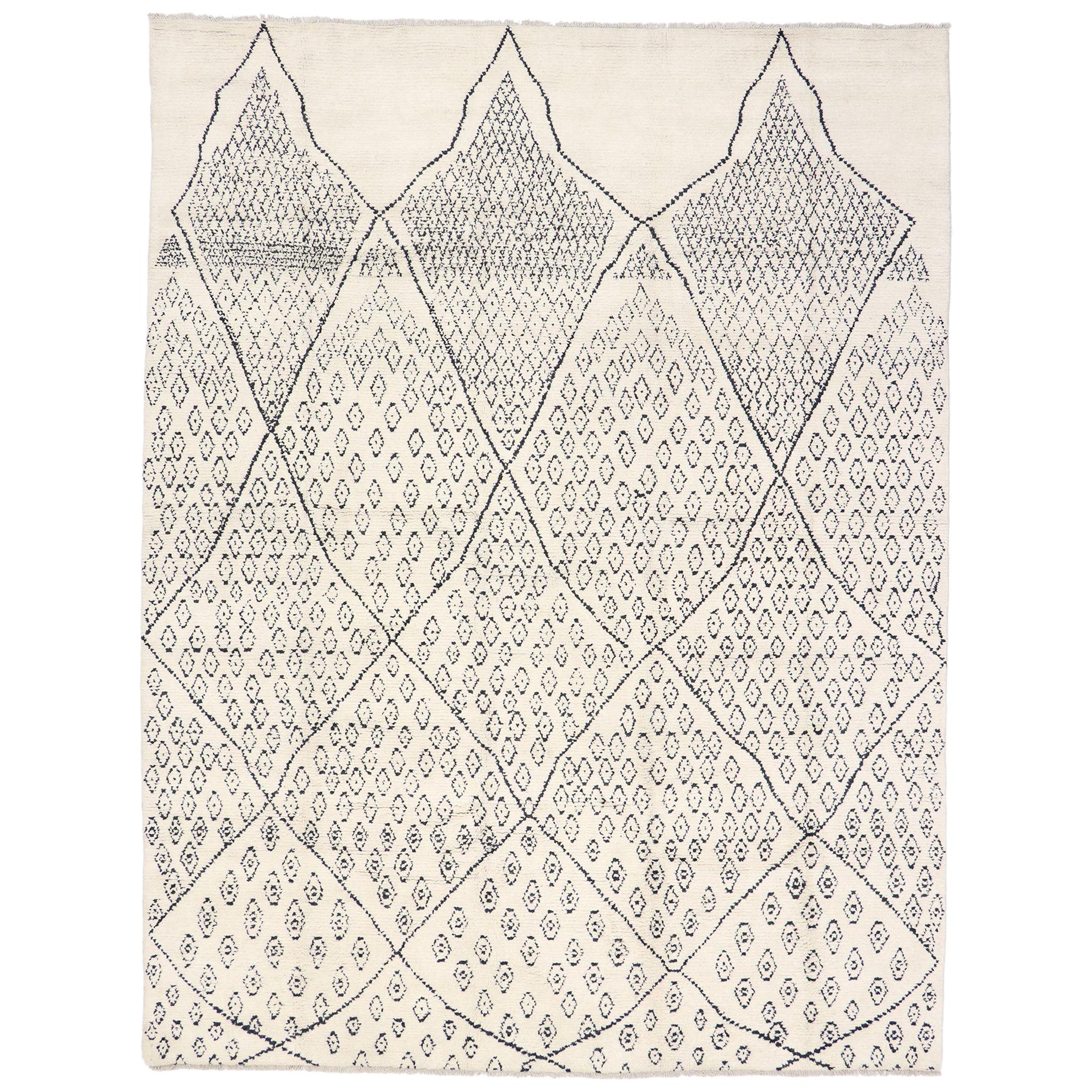 Zeitgenössischer marokkanischer Teppich mit skandinavischem Mys Bohemian-Stil im Angebot