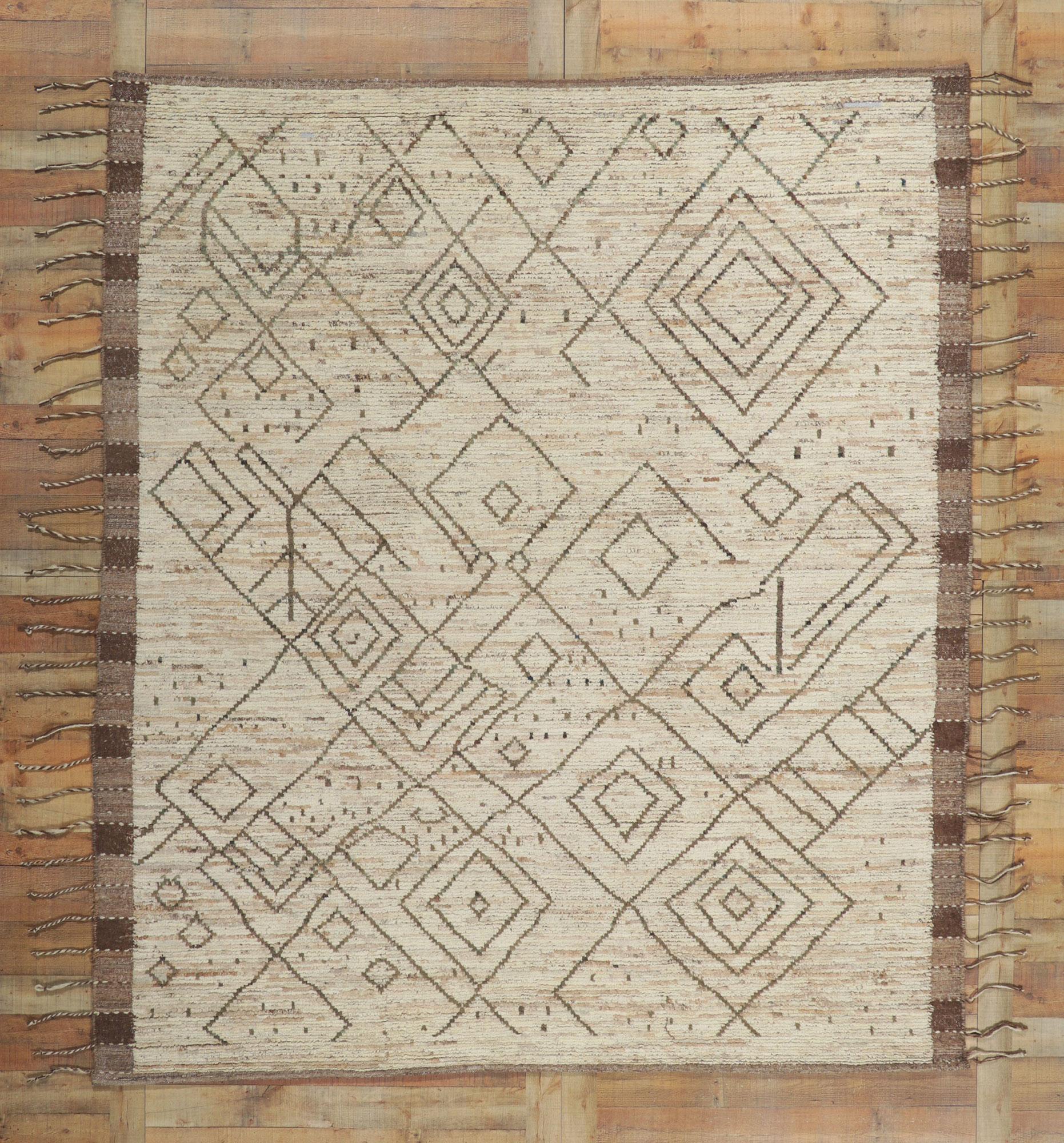 New Contemporary Moroccan Rug with Short Pile For Sale 1