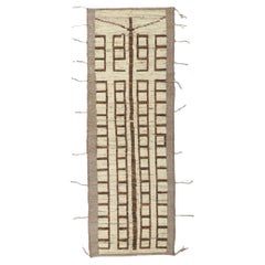 Nouveau tapis de couloir marocain contemporain avec style Bauhaus