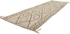 Nouveau tapis de couloir contemporain marocain à poils courts