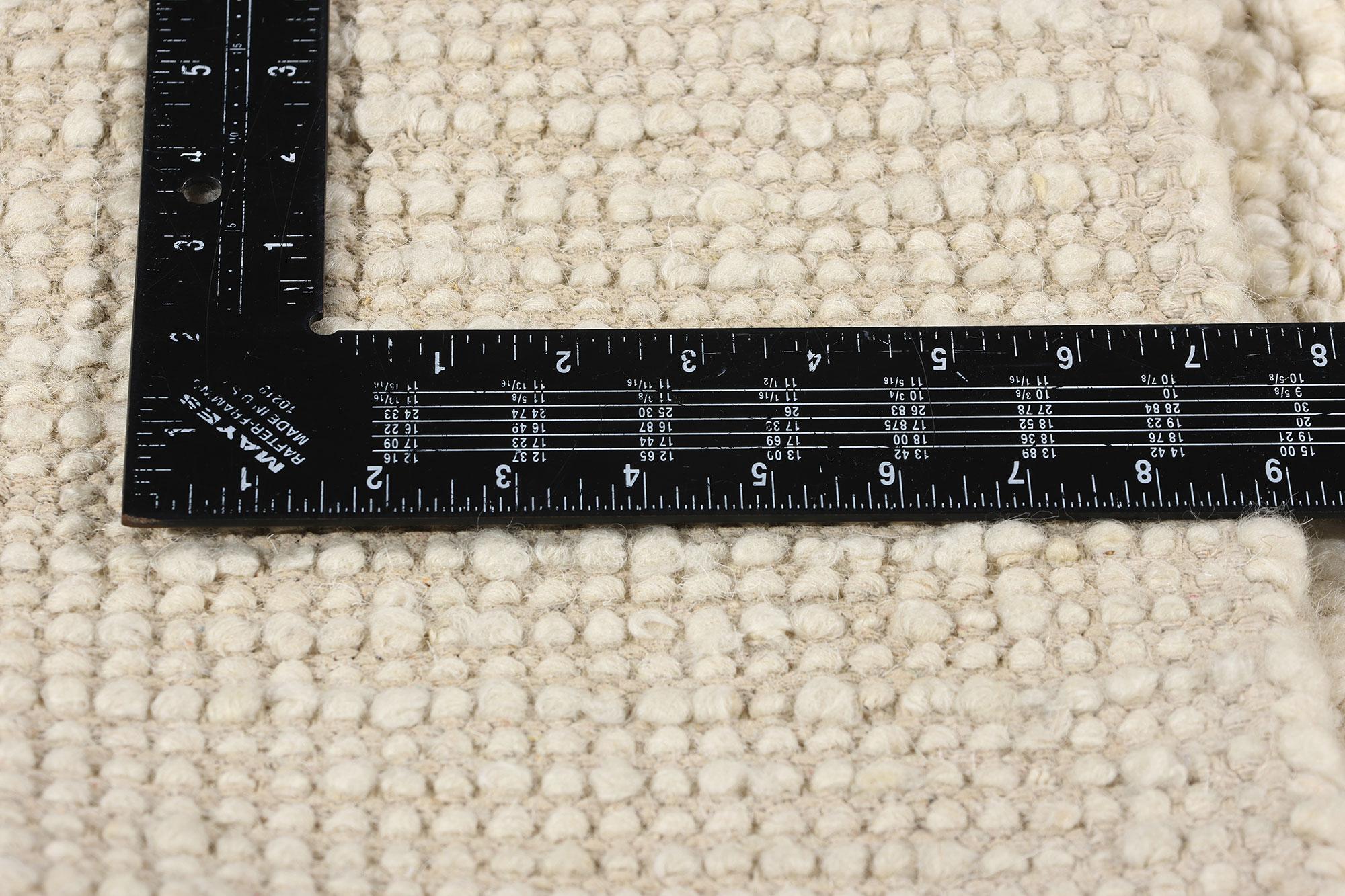 New Contemporary Moroccan Shibui Textured High-Low Rug (tapis à haute teneur en eau) Neuf - En vente à Dallas, TX