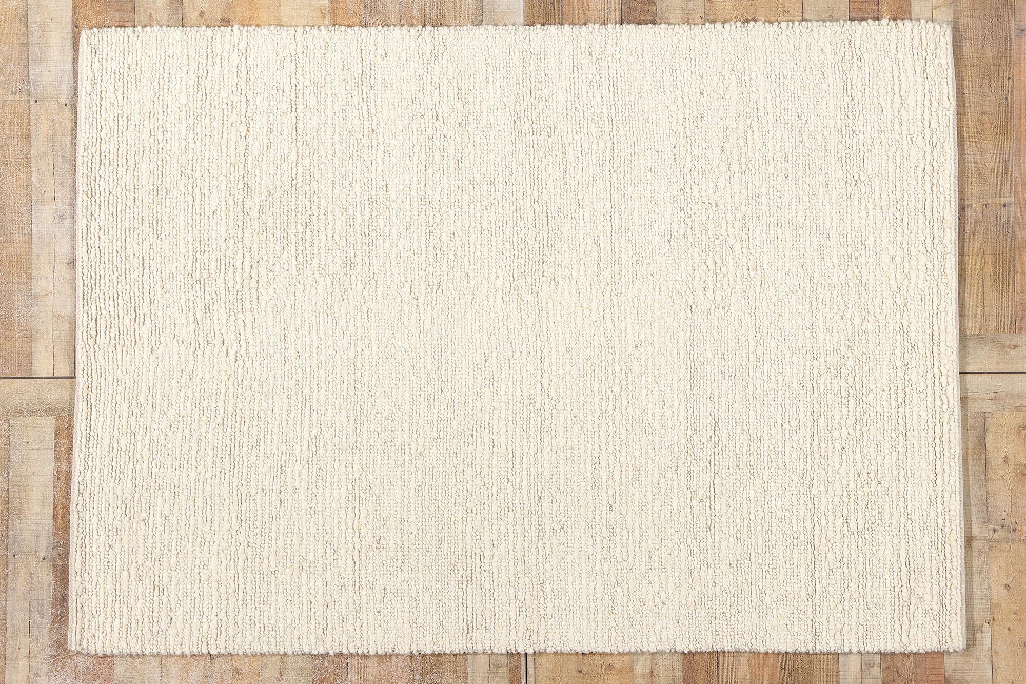 New Contemporary Moroccan Shibui Textured High-Low Rug (tapis à haute teneur en eau) en vente 1