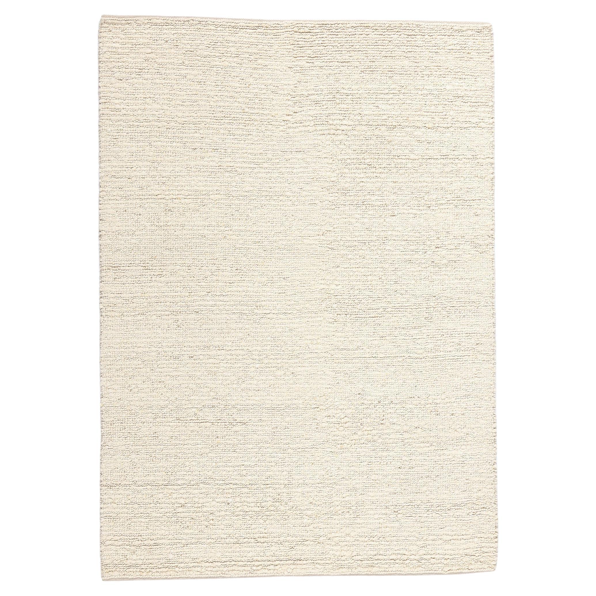 New Contemporary Moroccan Shibui Textured High-Low Rug (tapis à haute teneur en eau) en vente