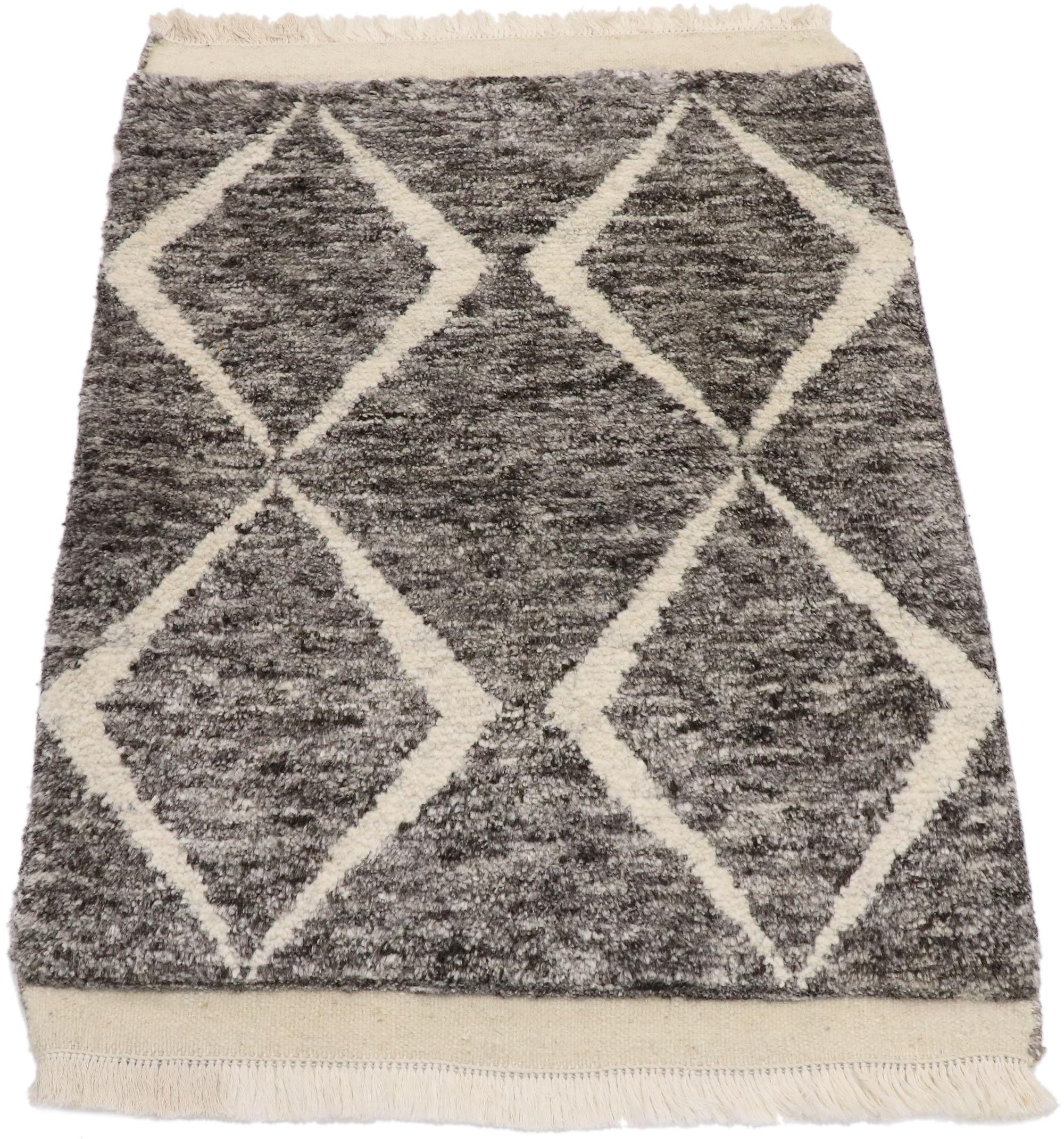 Indian New Contemporary Moroccan Style Accent Rug with Diamond Pattern For Sale