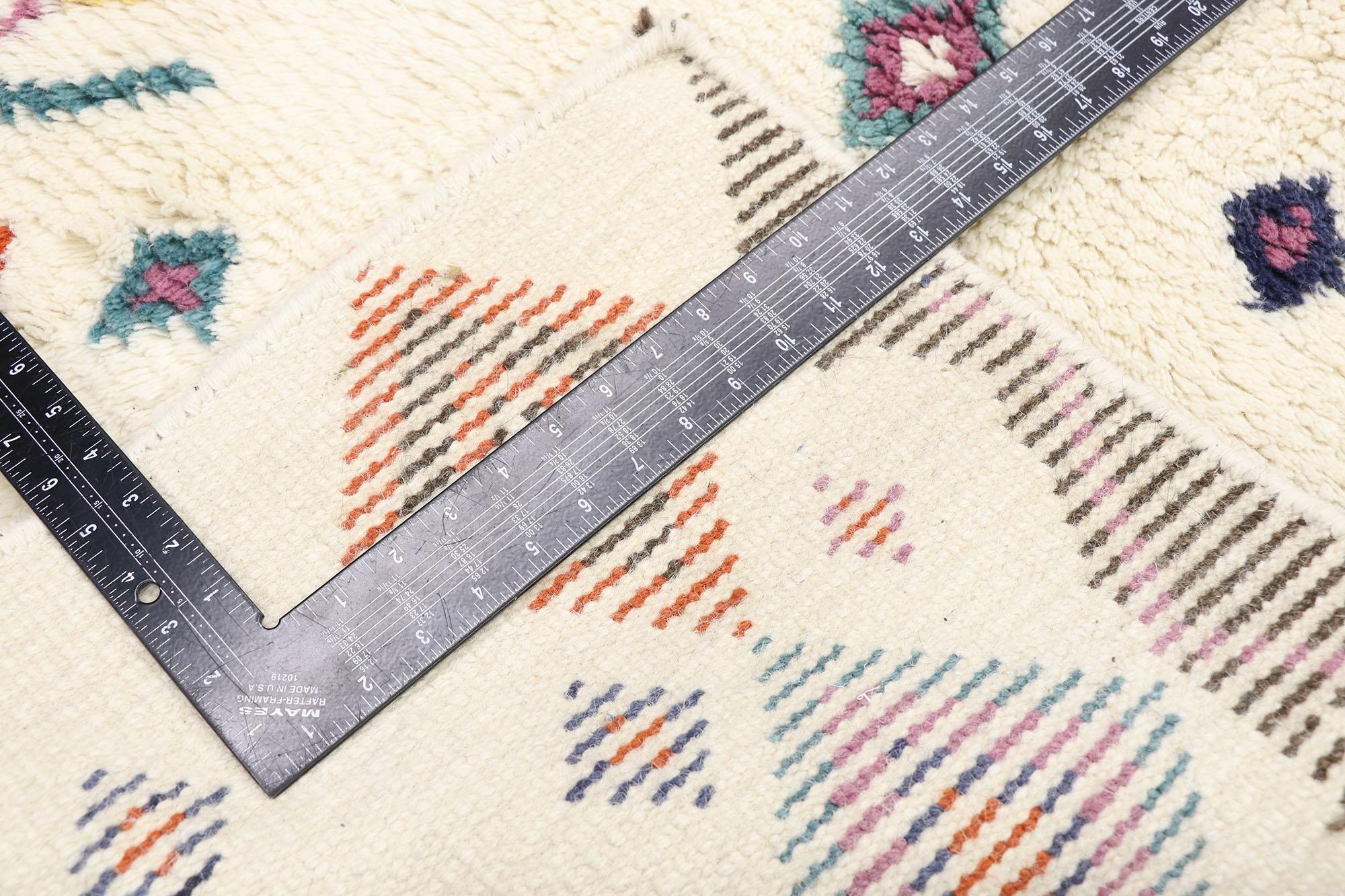 Nueva alfombra marroquí contemporánea de estilo tribal Anudado a mano en venta