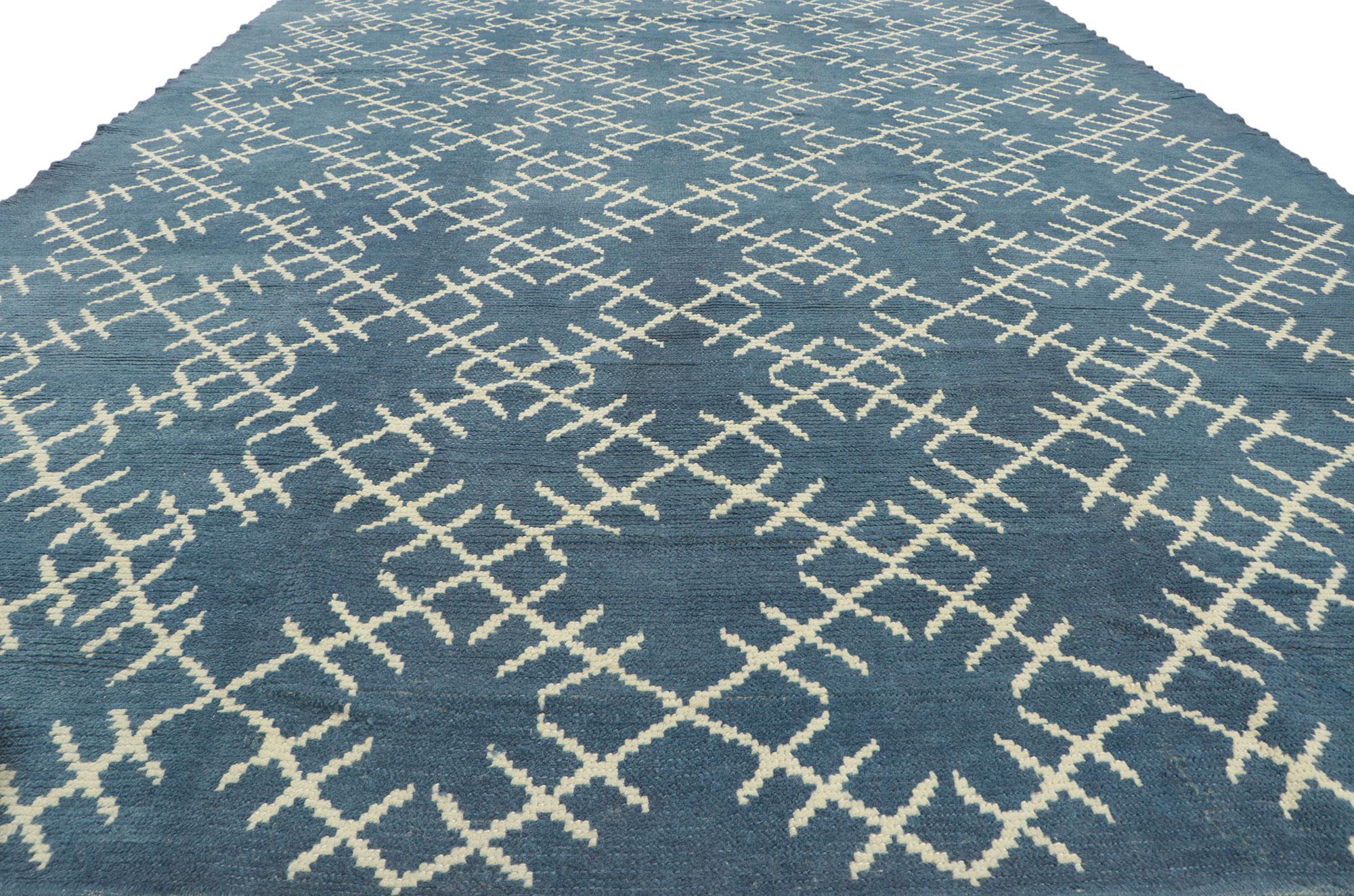 New Contemporary Moroccan Style Rug with Geometric Print In New Condition For Sale In Dallas, TX