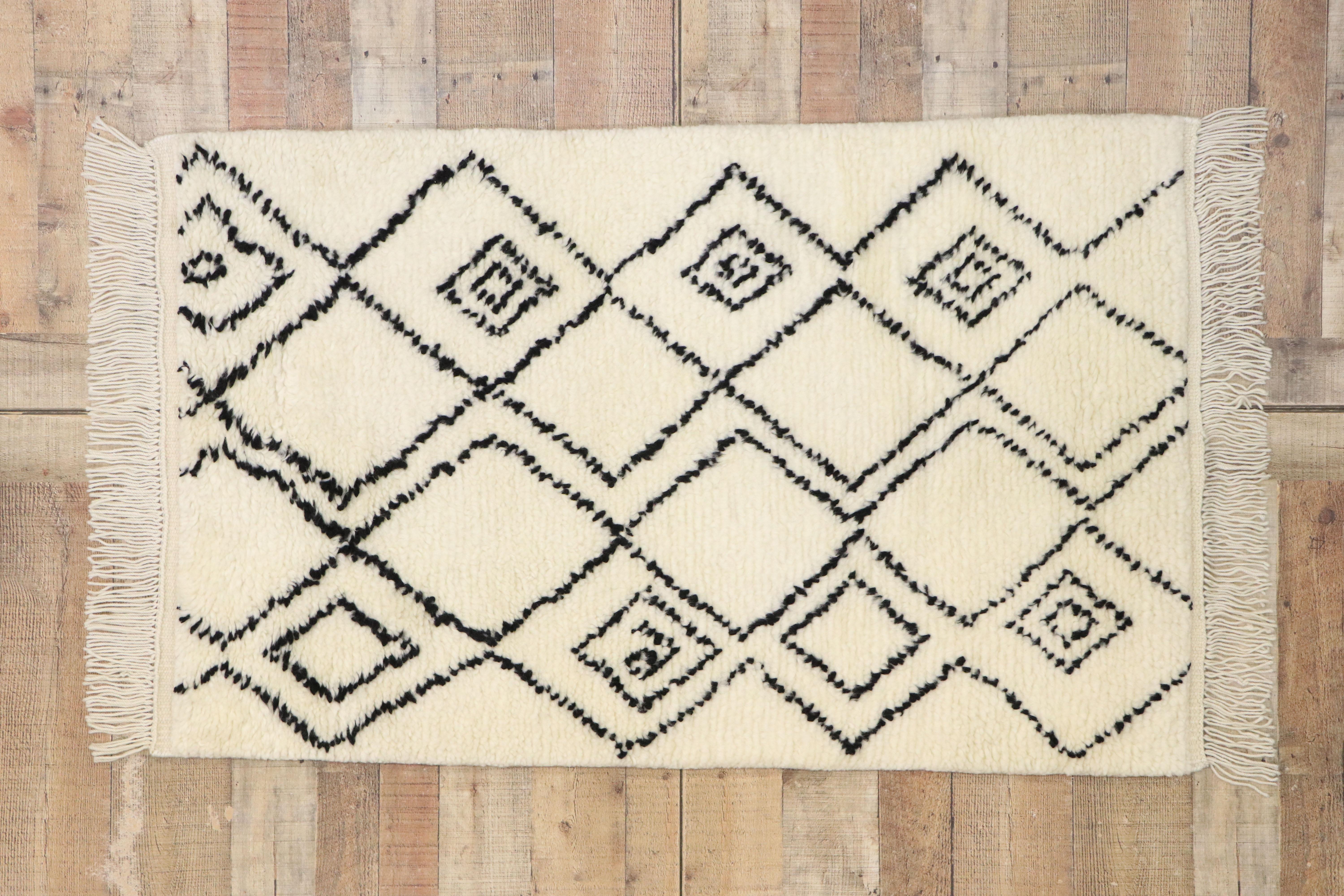 Laine Nouveau tapis marocain organique avec style tribal en vente