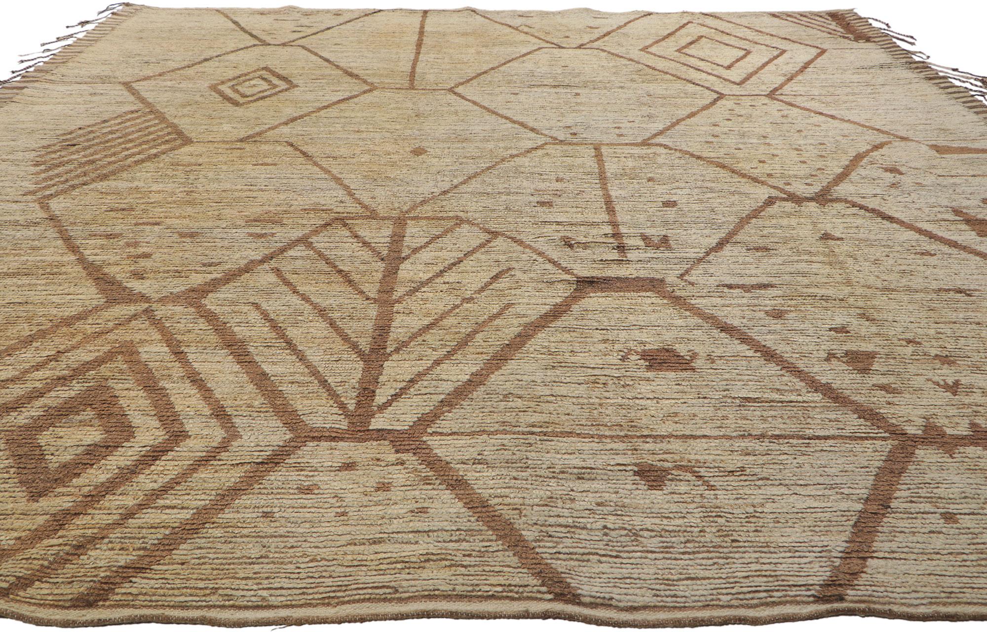 Moderne New Contemporary Moroccan Style Rug with Short Pile (Tapis marocain contemporain à poils courts) en vente