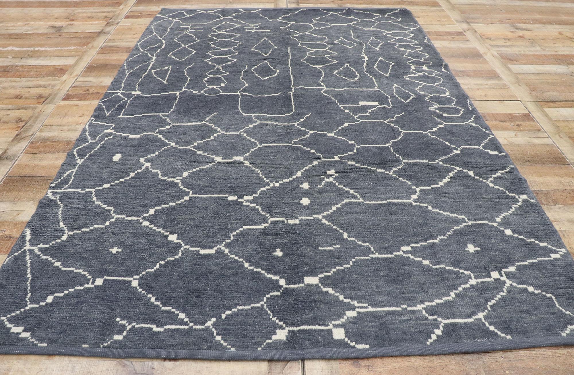 Zeitgenössischer zeitgenössischer Teppich im marokkanischen Stil mit Stammesmotiv (21. Jahrhundert und zeitgenössisch) im Angebot