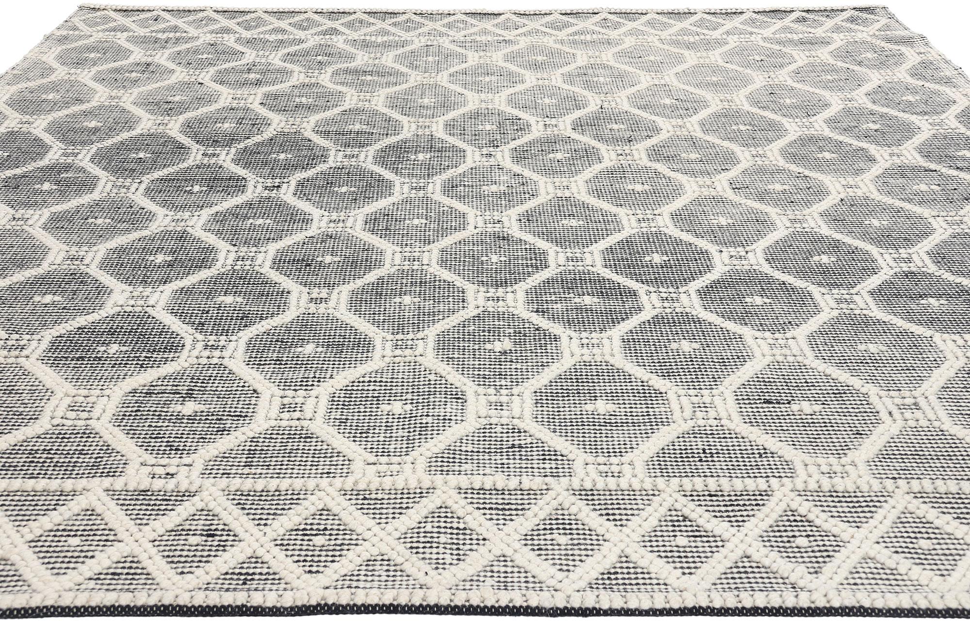 Organique New Contemporary Moroccan Textured High-Low Rug (Tapis à haute teneur en eau) en vente
