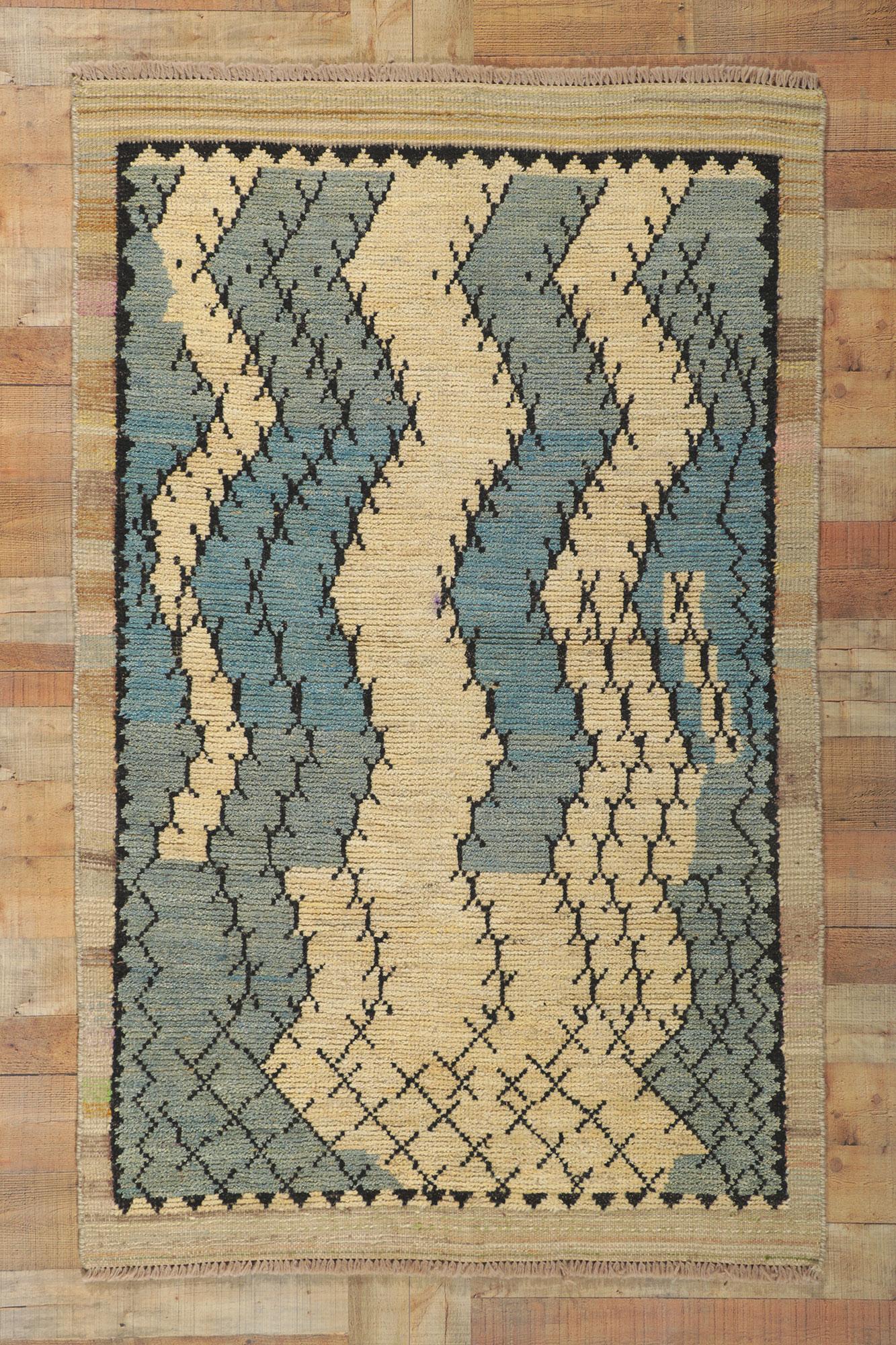 New Contemporary Moroccan Textured Rug In New Condition For Sale In Dallas, TX