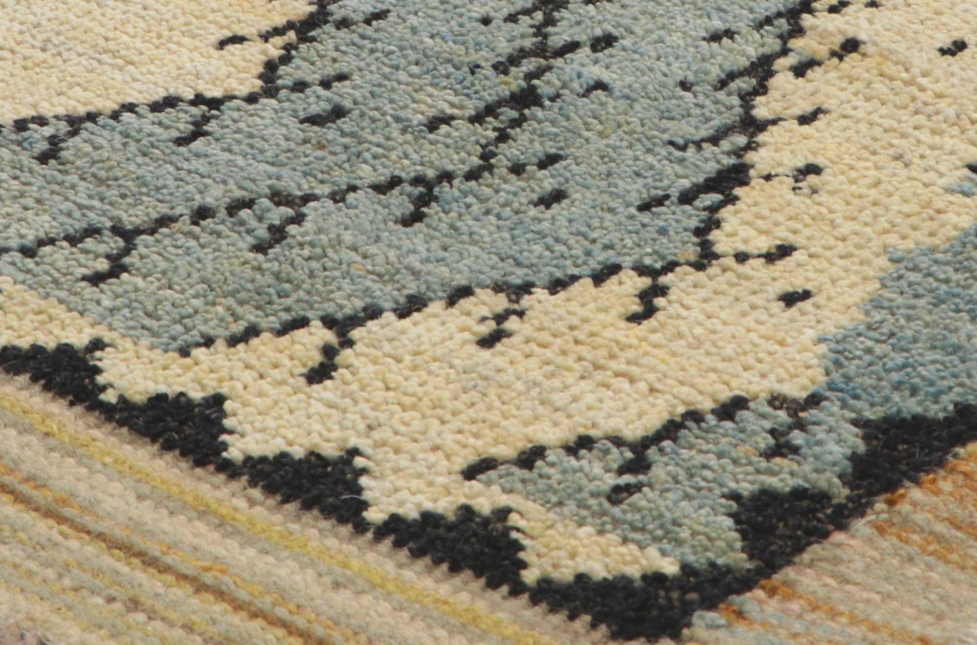 New Contemporary Moroccan Textured Rug (tapis marocain texturé contemporain) en vente 3