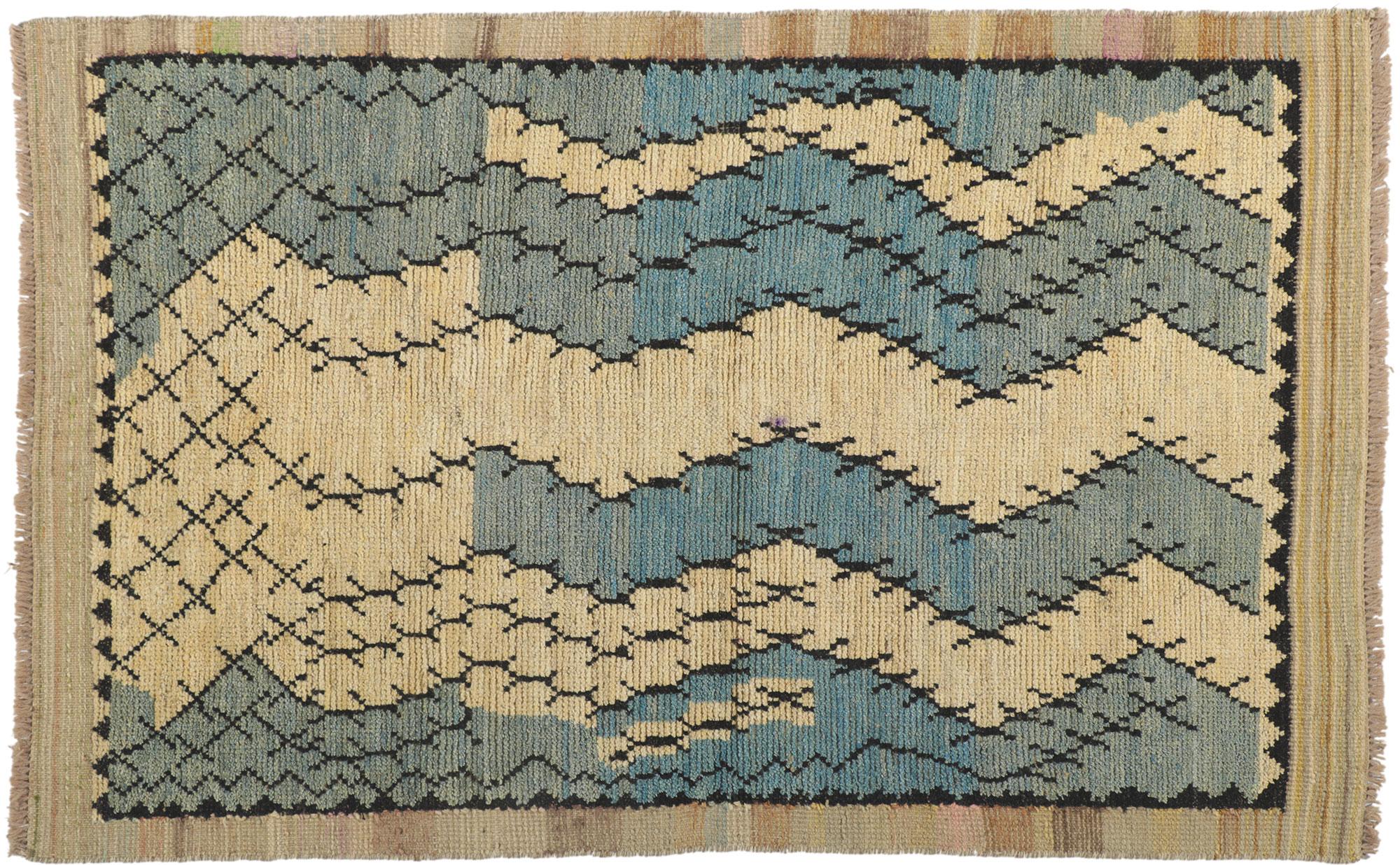 XXIe siècle et contemporain New Contemporary Moroccan Textured Rug (tapis marocain texturé contemporain) en vente