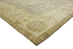 Nouveau tapis Oushak contemporain de style transitionnel