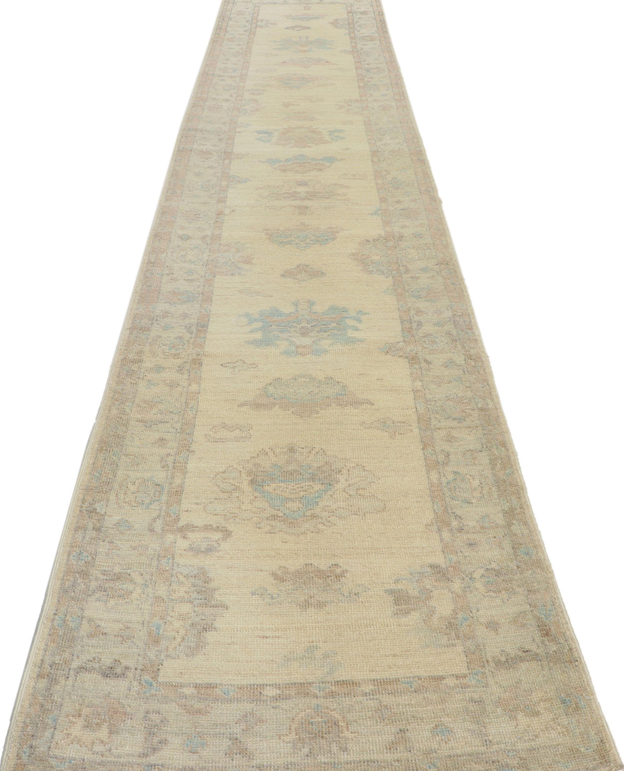 Hand-Knotted Modern Earth-Tone Oushak Rug, Quiet Sophistication Meets Neutral Elegance For Sale