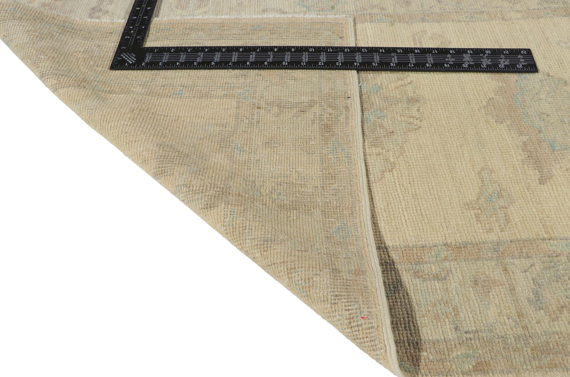 Modern Earth-Tone Oushak Rug, Quiet Sophistication Meets Neutral Elegance In Good Condition For Sale In Dallas, TX