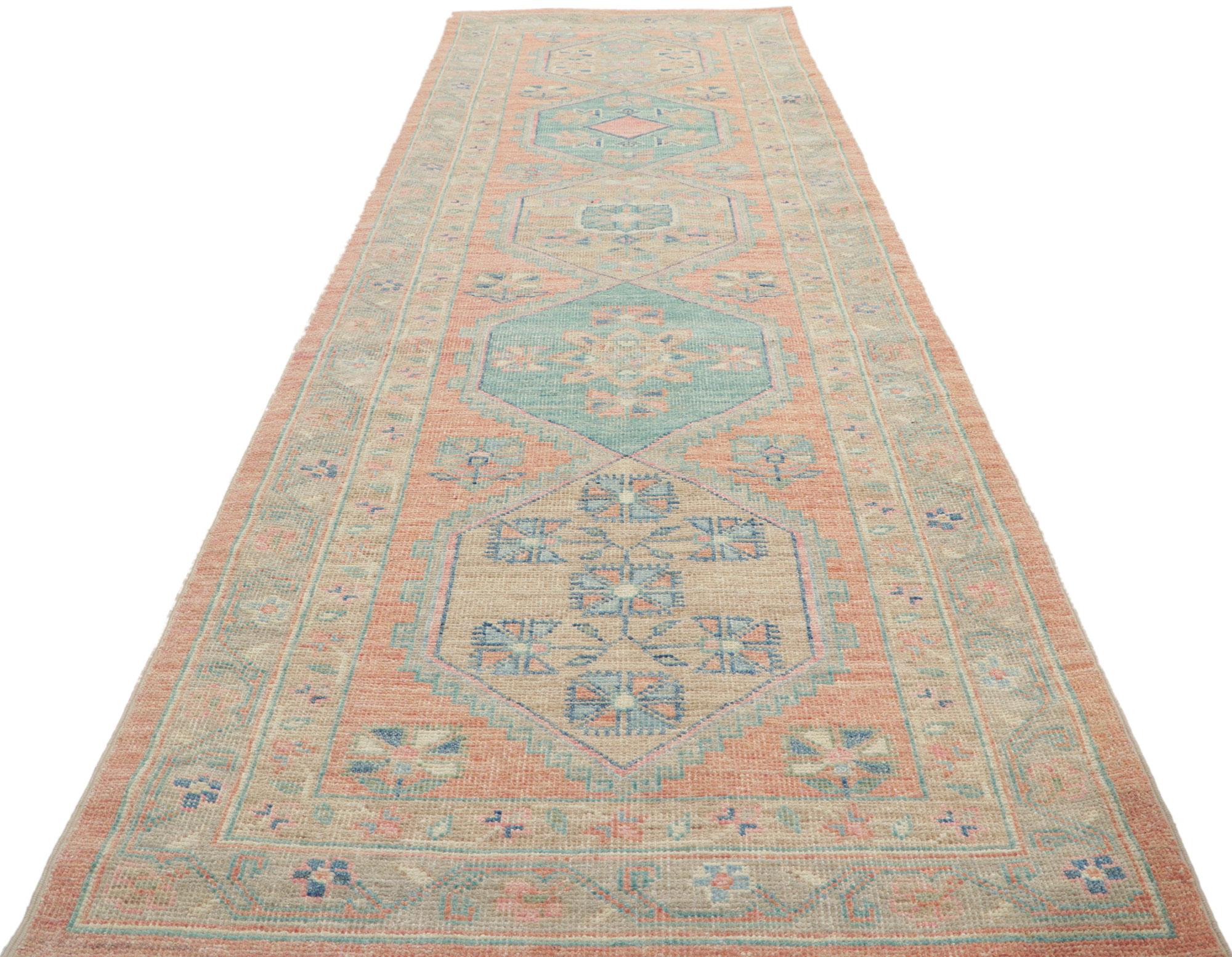 Tapis de course Oushak moderne et coloré, l'Elegance Contemporaine rencontre les Pastels Posh Neuf à Dallas, TX