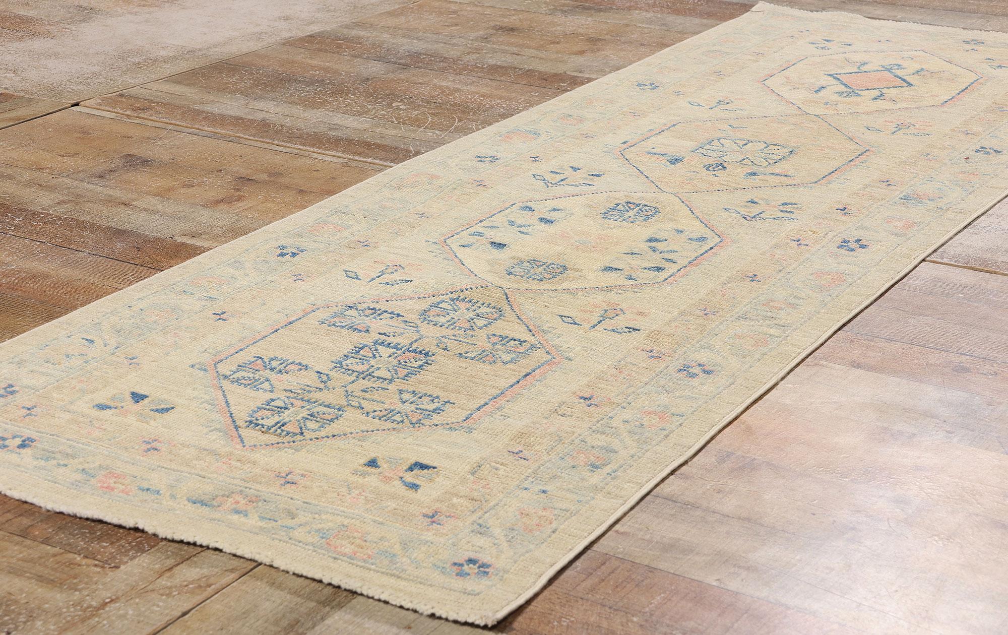 Nueva alfombra contemporánea de Oushak con estilo tradicional Siglo XXI y contemporáneo en venta