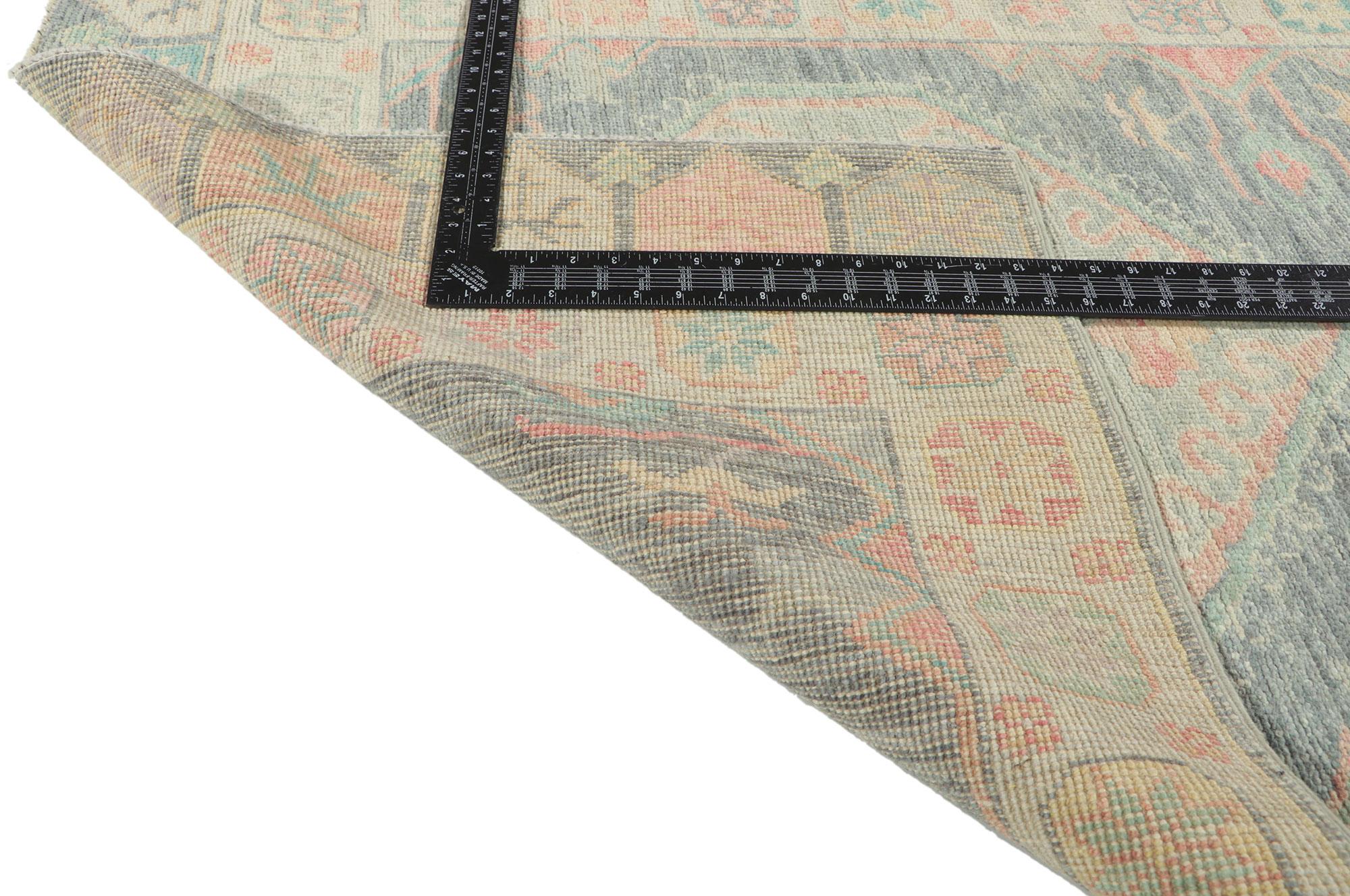 New Contemporary Oushak Runner with Soft Pastel Colors In New Condition For Sale In Dallas, TX