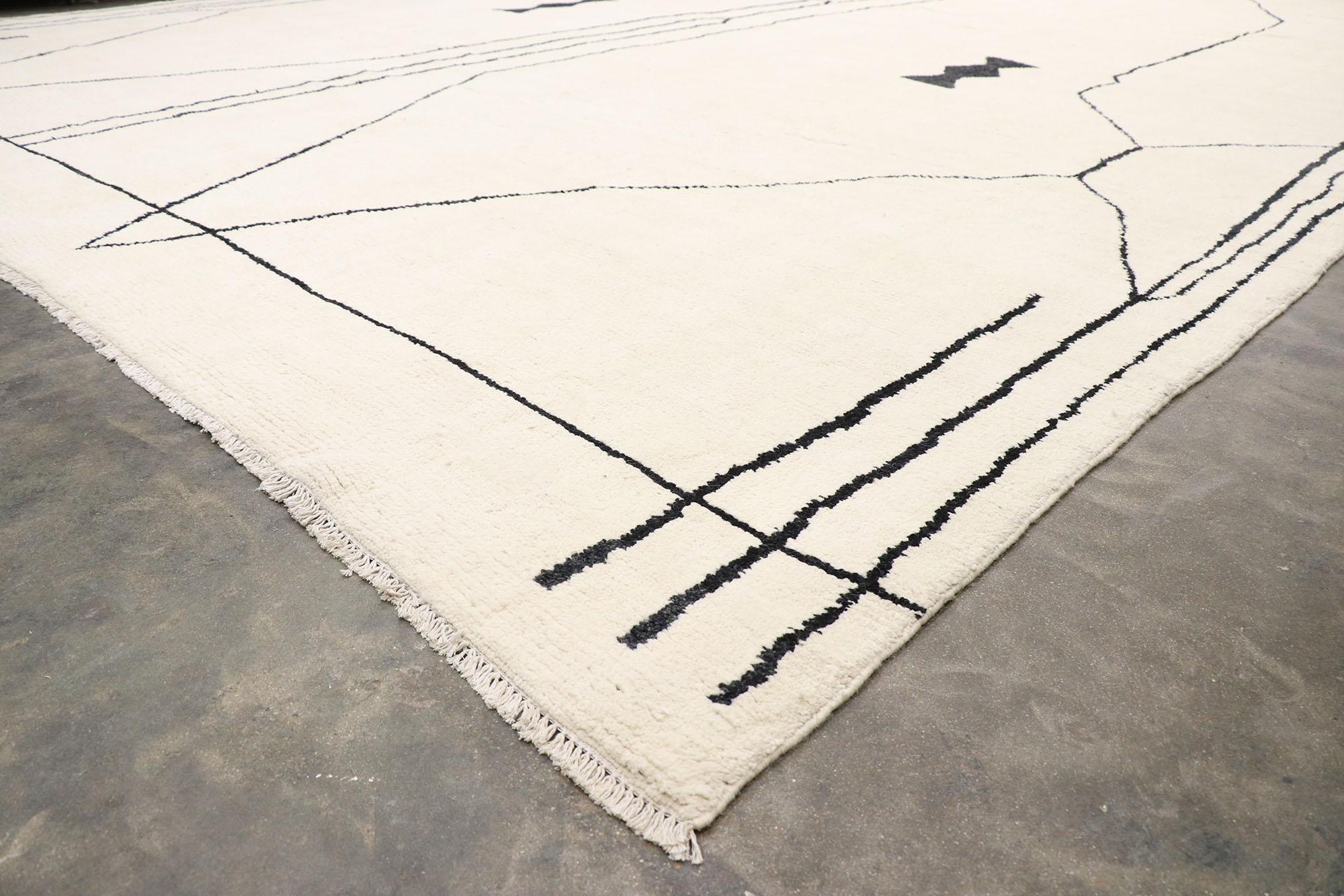 New Contemporary Oversized Moroccan Style Rug  In New Condition For Sale In Dallas, TX