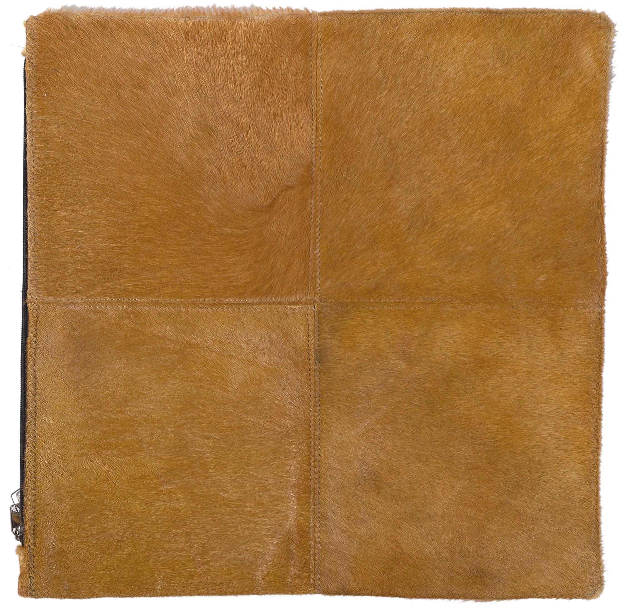 New Contemporary Patchwork Cowhide Pillow Cover con uno stile moderno in vendita 1
