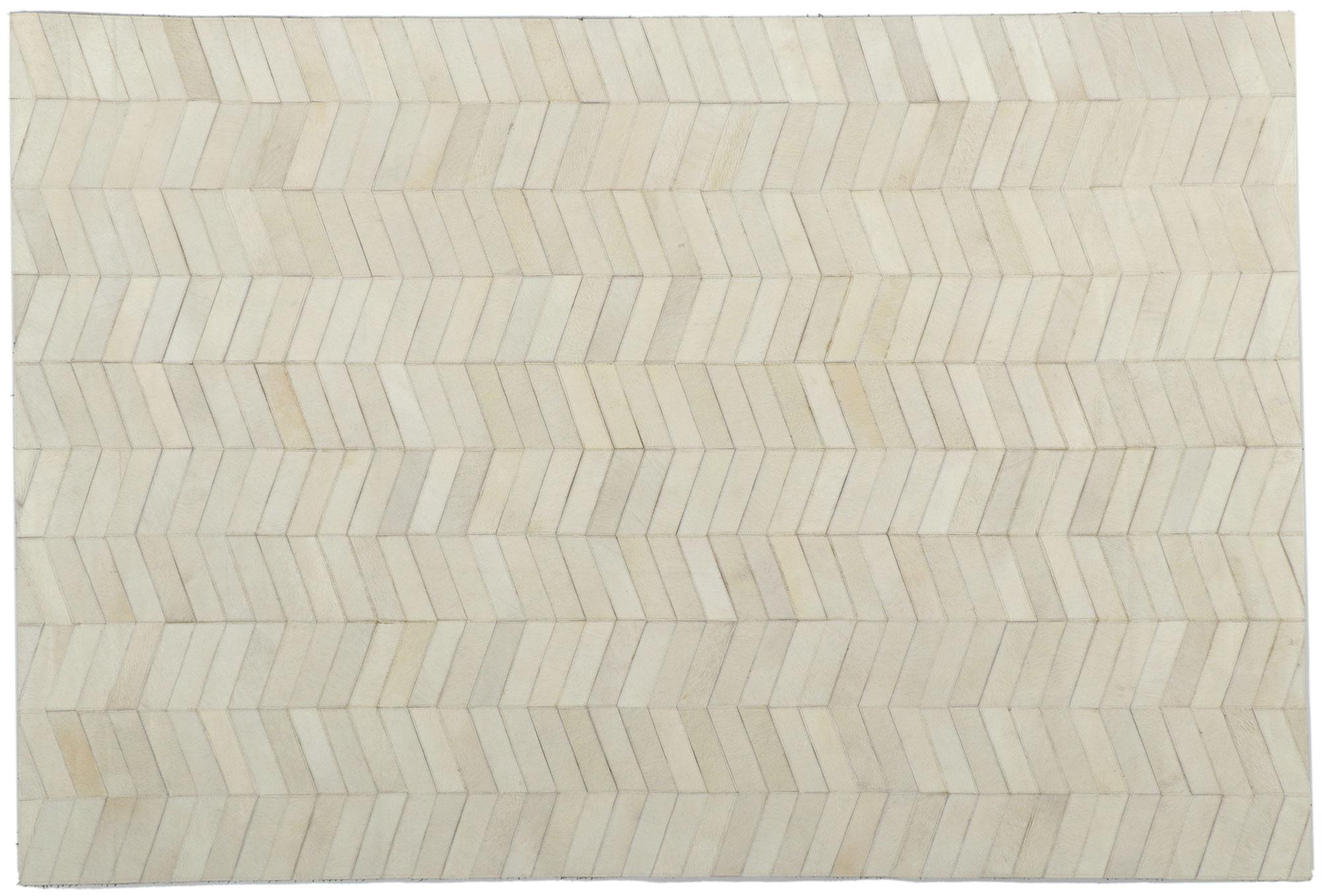 Zeitgenössischer Patchwork-Kuhfellteppich mit modernem Stil im Angebot 2