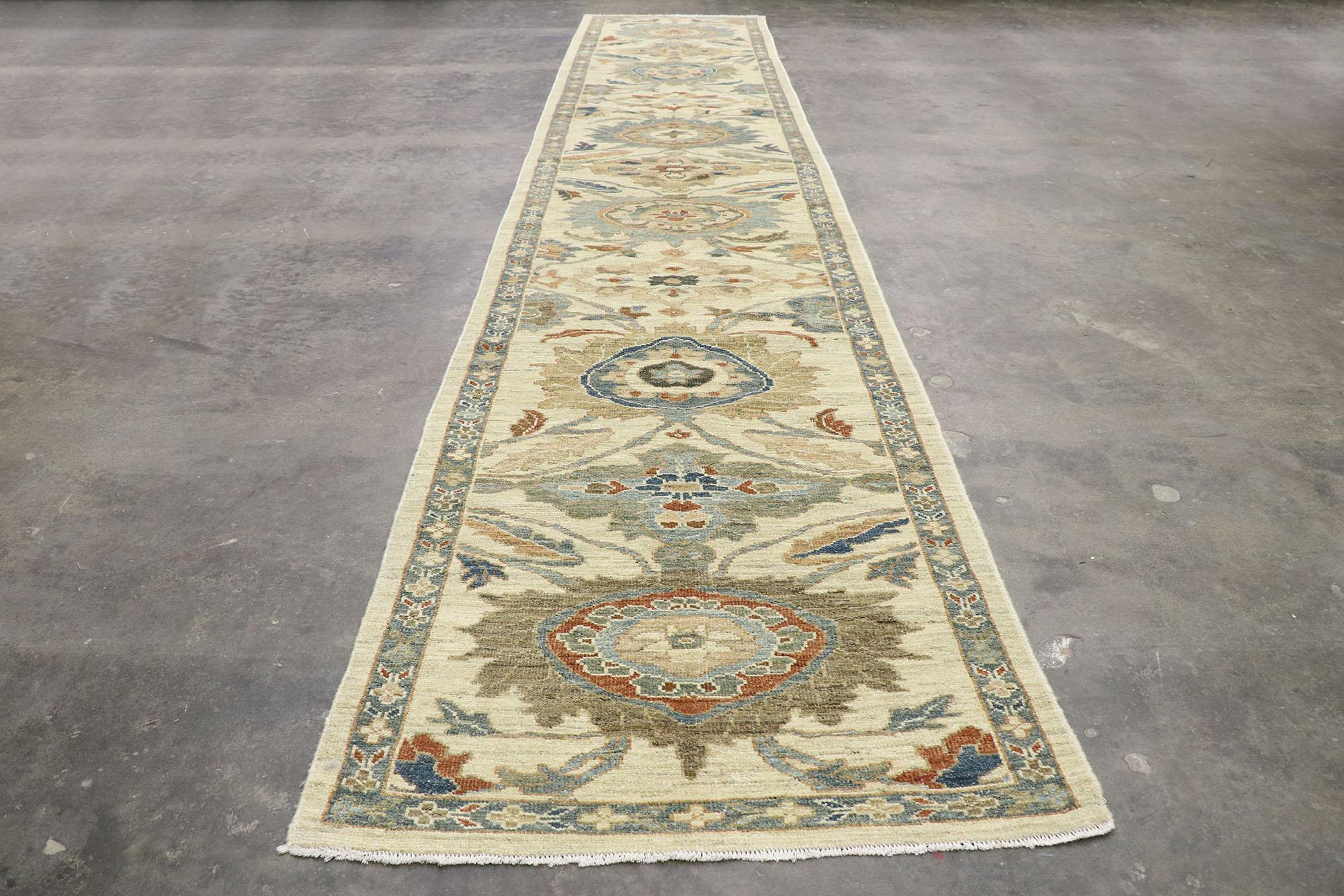 Zeitgenössischer persischer Sultanabad-Läufer im modernen Übergangsstil (Wolle) im Angebot