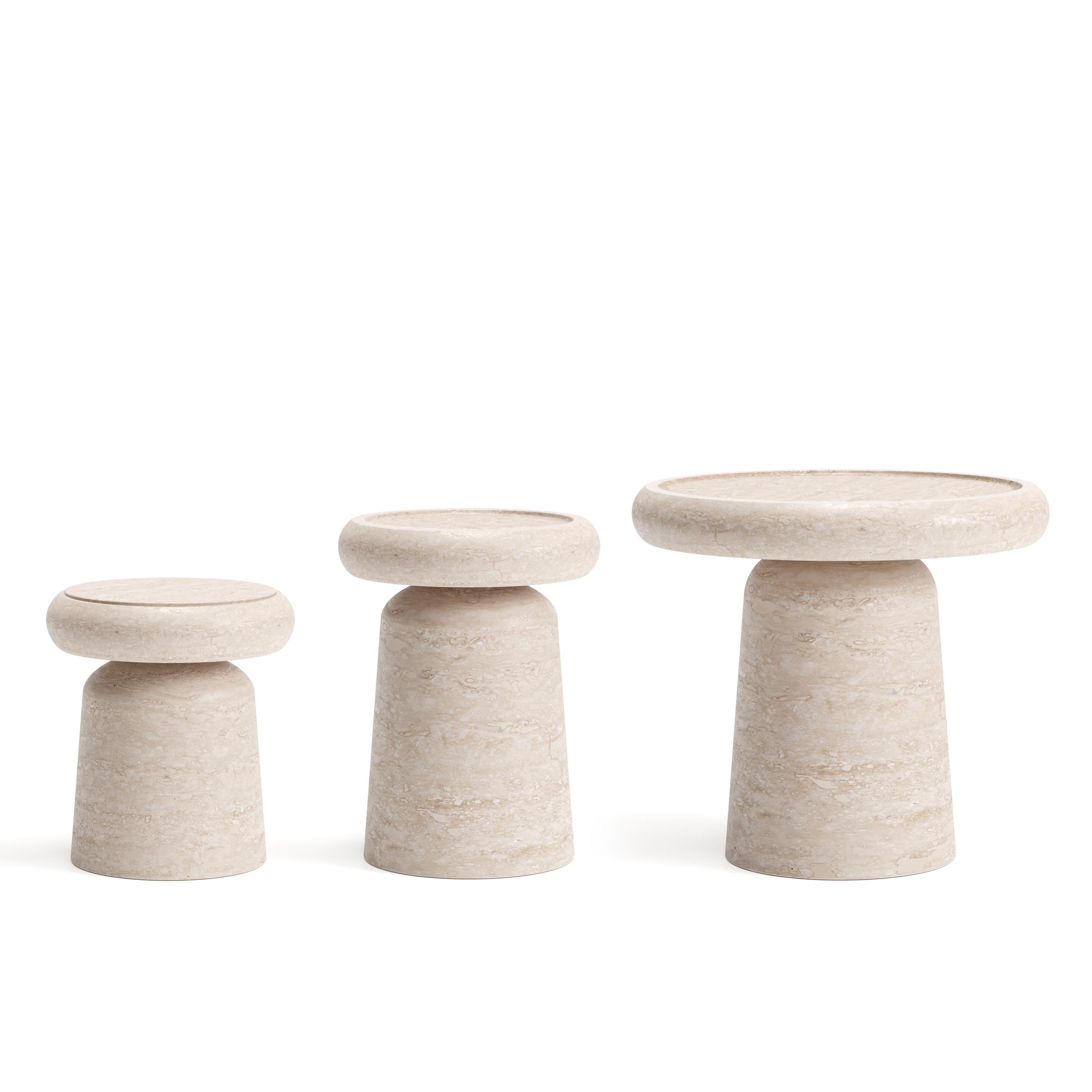 Tabouret/table d'appoint moderne en travertin, designer Ivan Colominas Neuf - En vente à Milan, IT