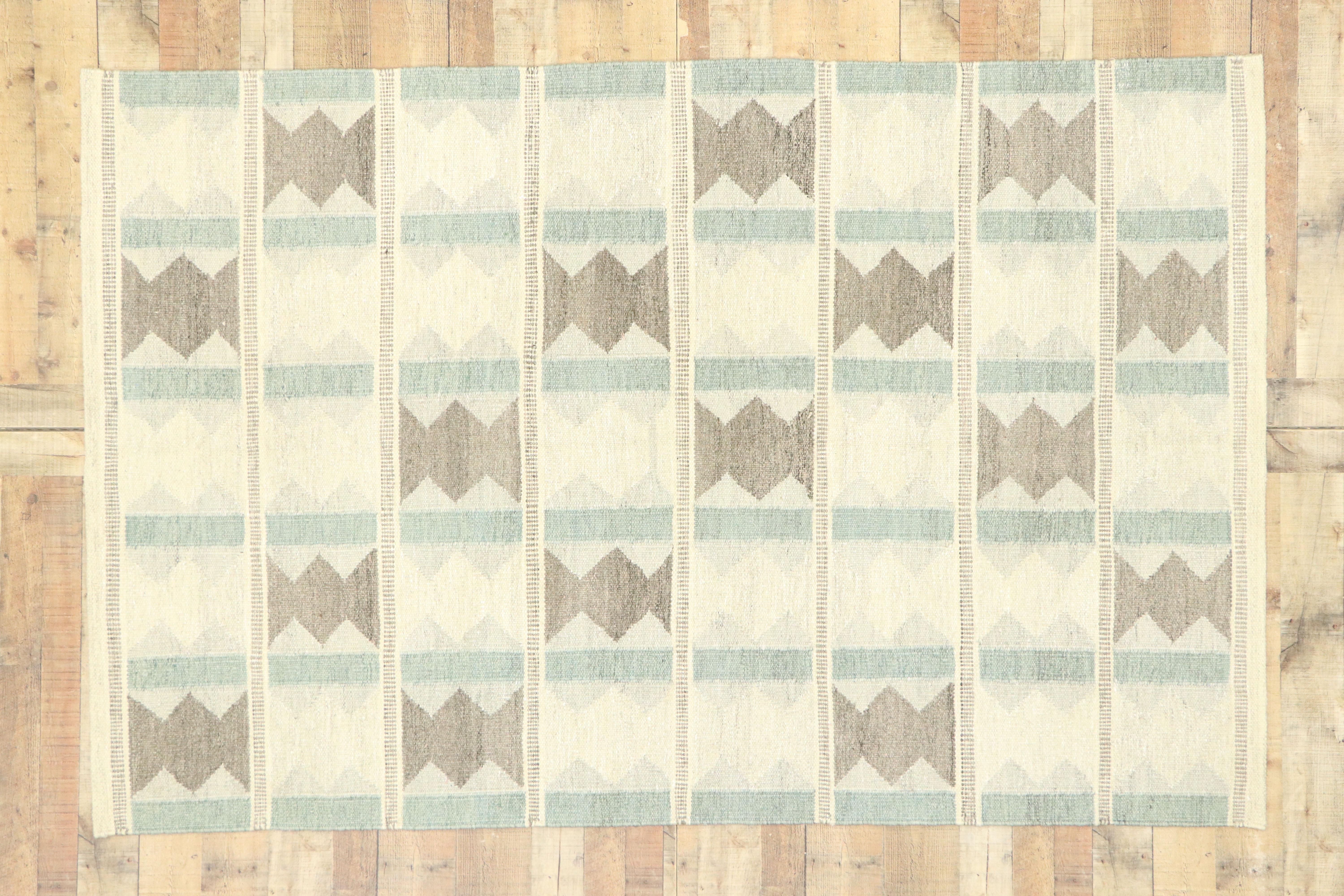 New Contemporary Swedish Indian Kilim Rug with Scandinavian Modern Style  In New Condition In Dallas, TX