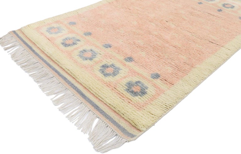 30645 New Contemporary Swedish Rya Indian rug with Scandinavian Modern style. With its geometric design and bohemian hygge vibes, this hand-knotted wool contemporary Indian style rug draws inspiration from a Swedish Rya rug. It features an abrashed