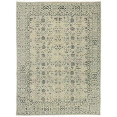 New Contemporary Turkish Khotan Rug with Modern Transitional Style (Nouveau tapis turc contemporain en khotan de style moderne et transitionnel)
