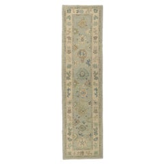 Nouveau tapis de couloir contemporain turc Oushak avec style moderne