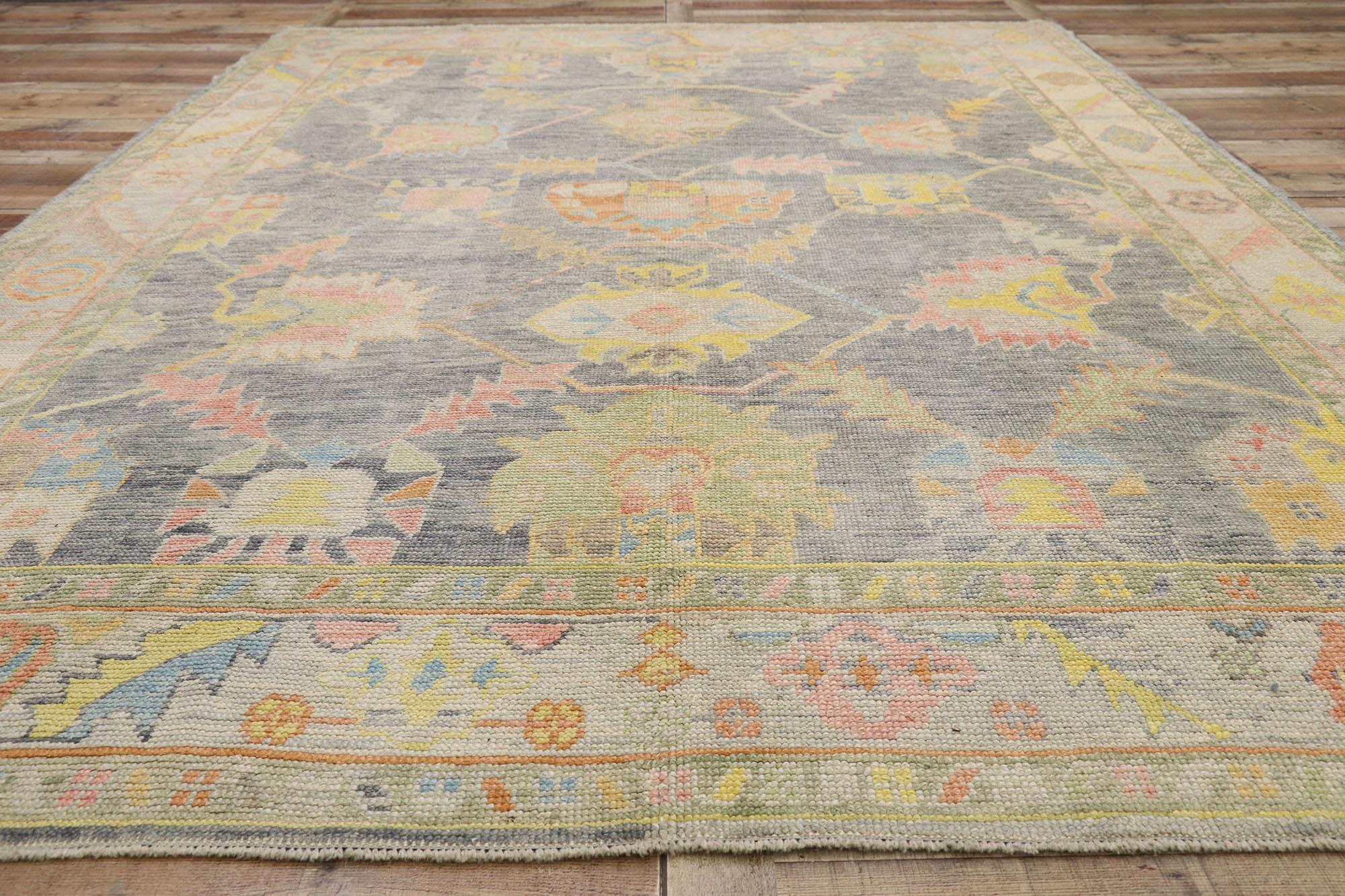 New Contemporary Turkish Oushak Rug in Pastel Colors In New Condition For Sale In Dallas, TX