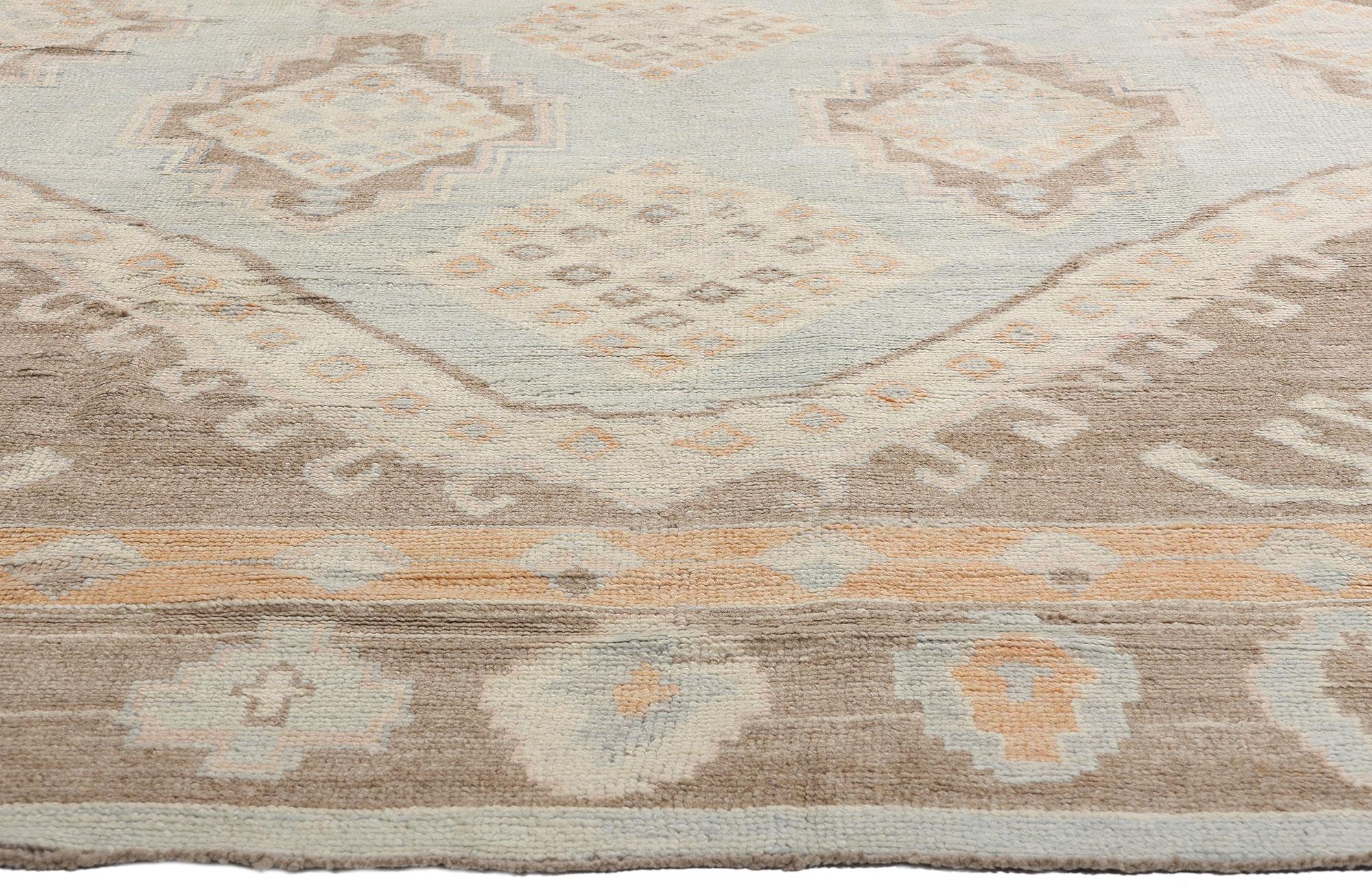 Turc Tapis turc Oushak moderne de couleur terre avec style tribal transitionnel en vente