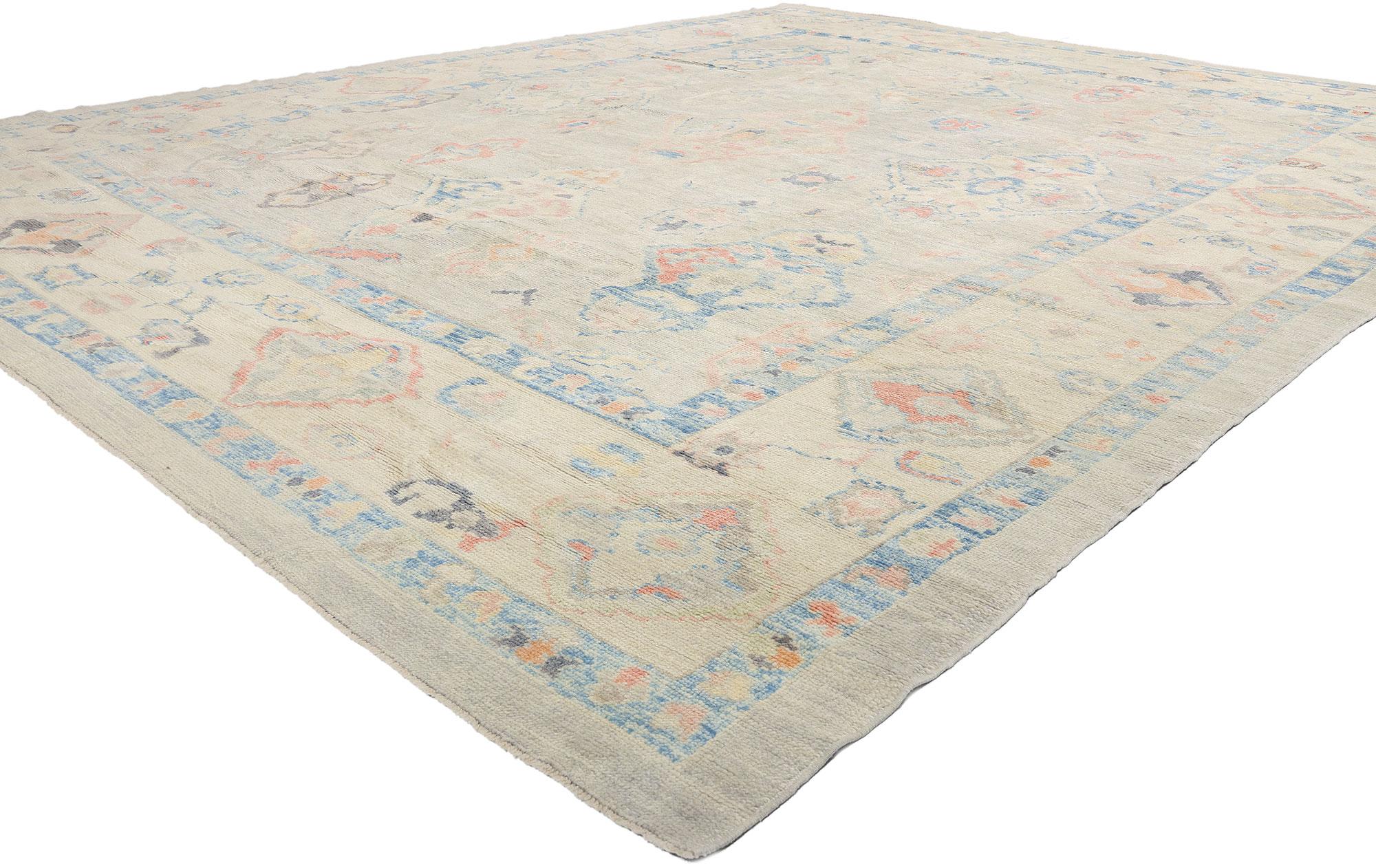 53608 New Modern Light Blue Turkish Oushak Rug, 11'09 x 14'10. Exhalant à la fois raffinement et fantaisie, ce tapis Oushak turc en laine nouée à la main est une incarnation captivante de l'élégance moderne. Son champ bleu clair abrasé sert de toile