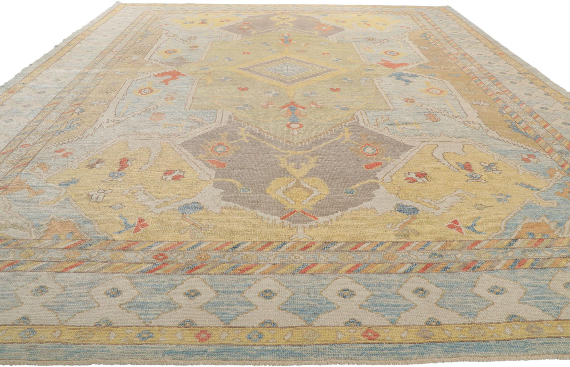 Turc Nouveau tapis turc contemporain d'Oushak avec style moderne en vente