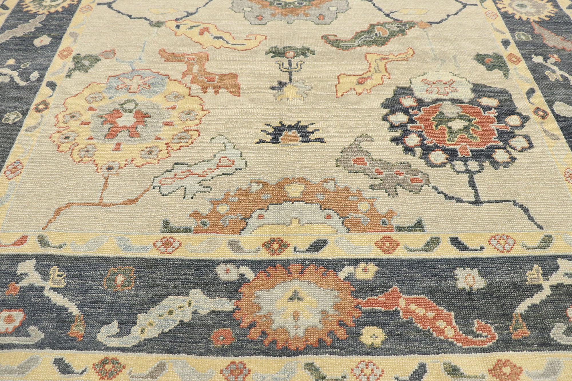 New Contemporary Turkish Oushak Rug with Modern Style In New Condition For Sale In Dallas, TX
