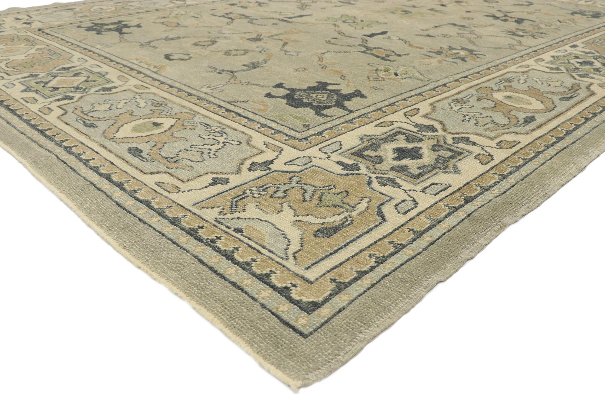 52939, nouveau tapis contemporain turc Oushak au style Transitionnel moderne. Mélangeant des éléments du monde moderne avec des couleurs claires et aérées, ce tapis contemporain turc Oushak en laine nouée à la main augmentera le facteur confort dans