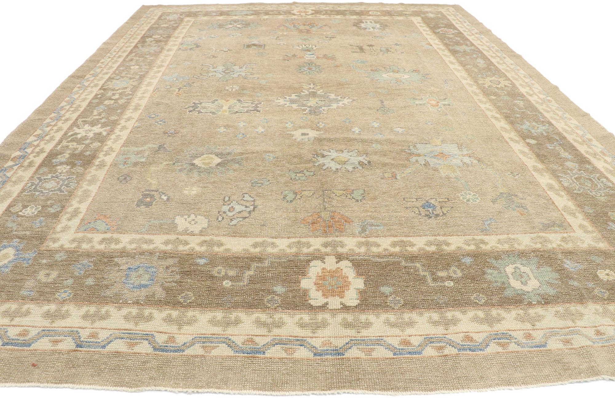 Neuer zeitgenössischer türkischer Oushak-Teppich mit modernem Übergangsstil (Türkisch) im Angebot