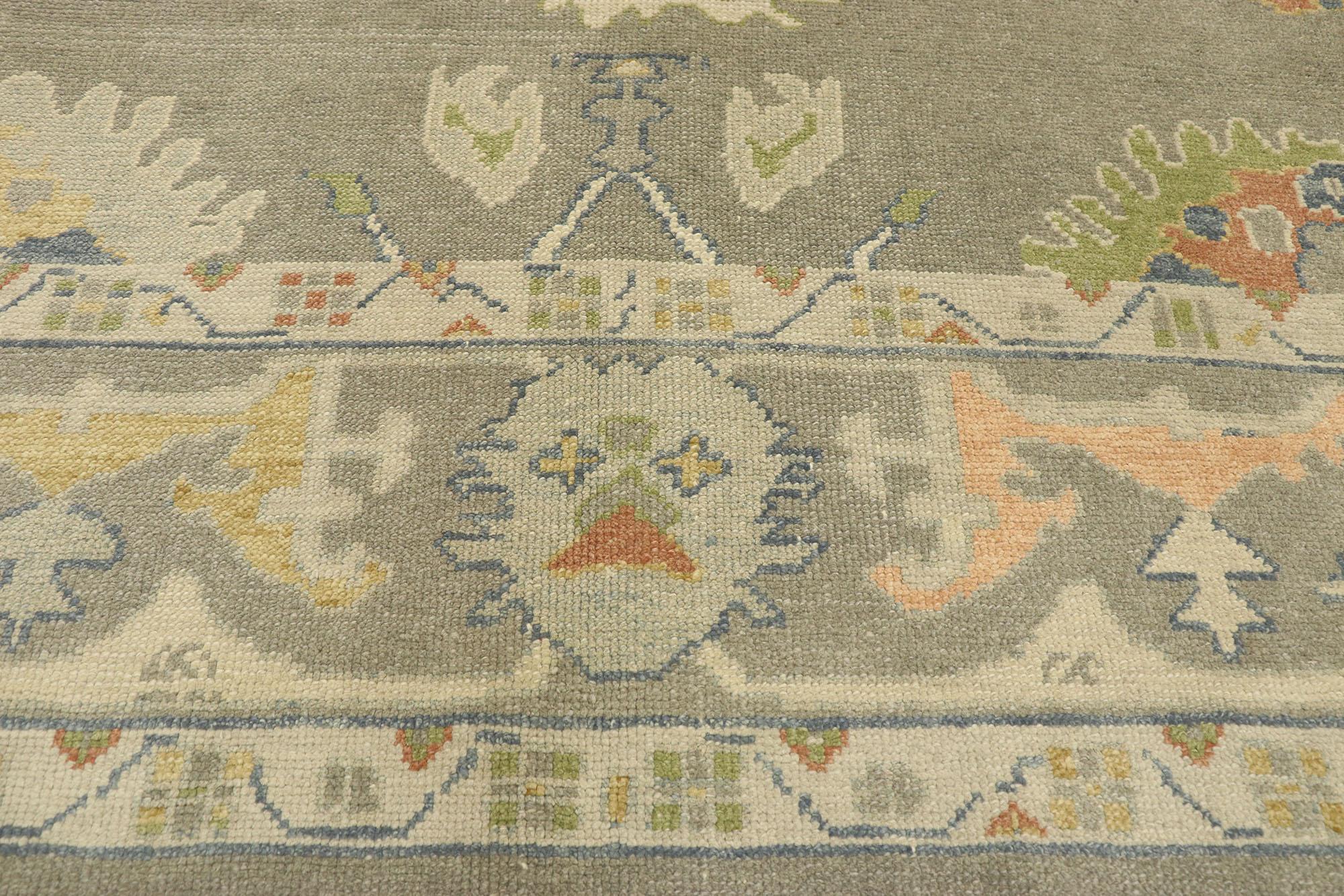 New Contemporary Turkish Oushak Rug with Modern Transitional Style In New Condition For Sale In Dallas, TX