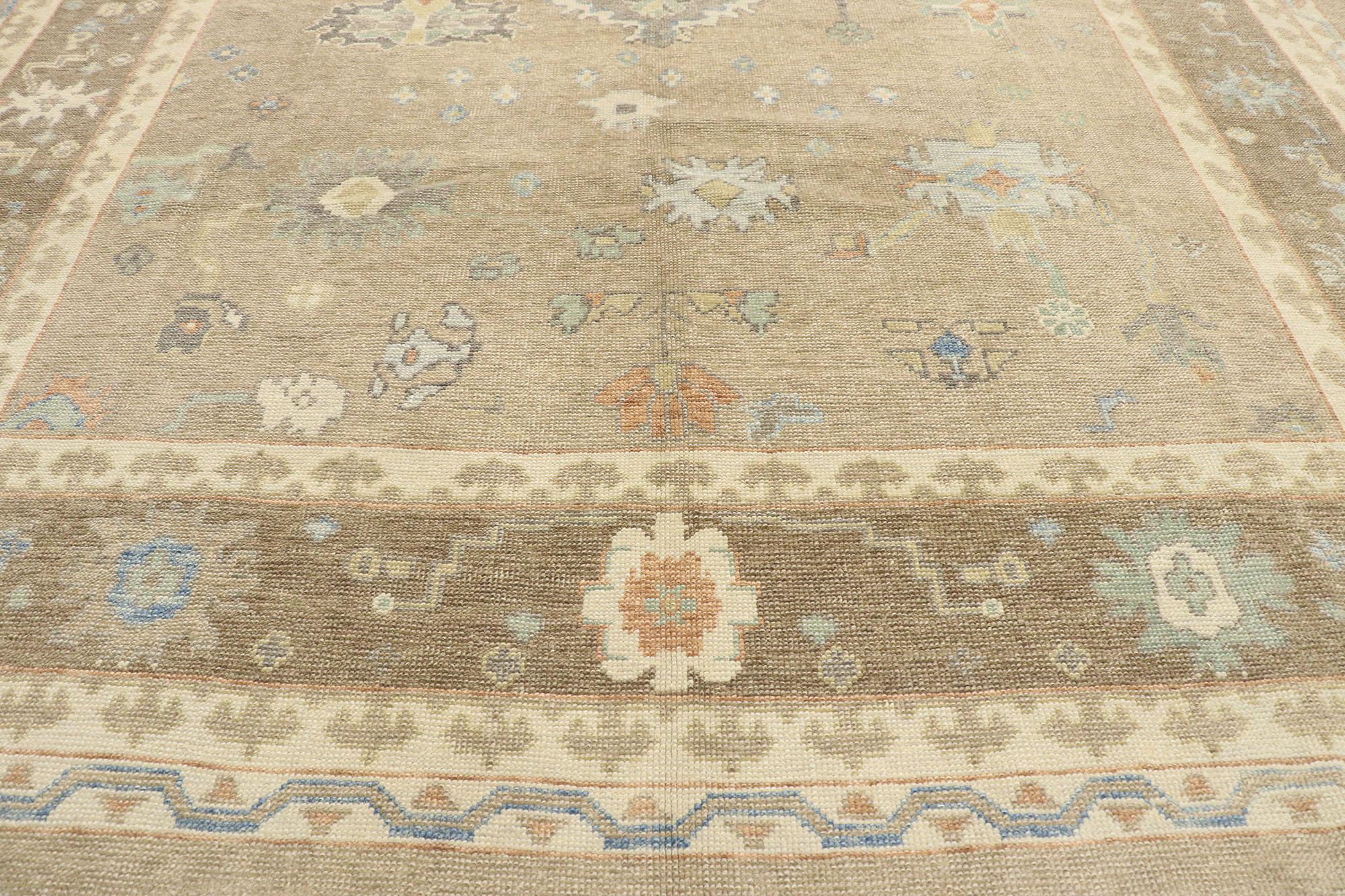 New Contemporary Turkish Oushak Rug with Modern Transitional Style In New Condition For Sale In Dallas, TX