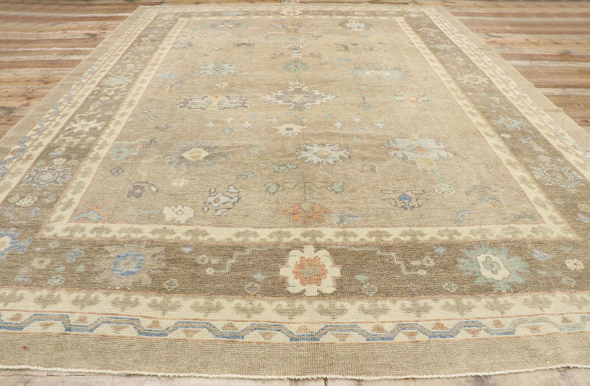 Neuer zeitgenössischer türkischer Oushak-Teppich mit modernem Übergangsstil (Wolle) im Angebot