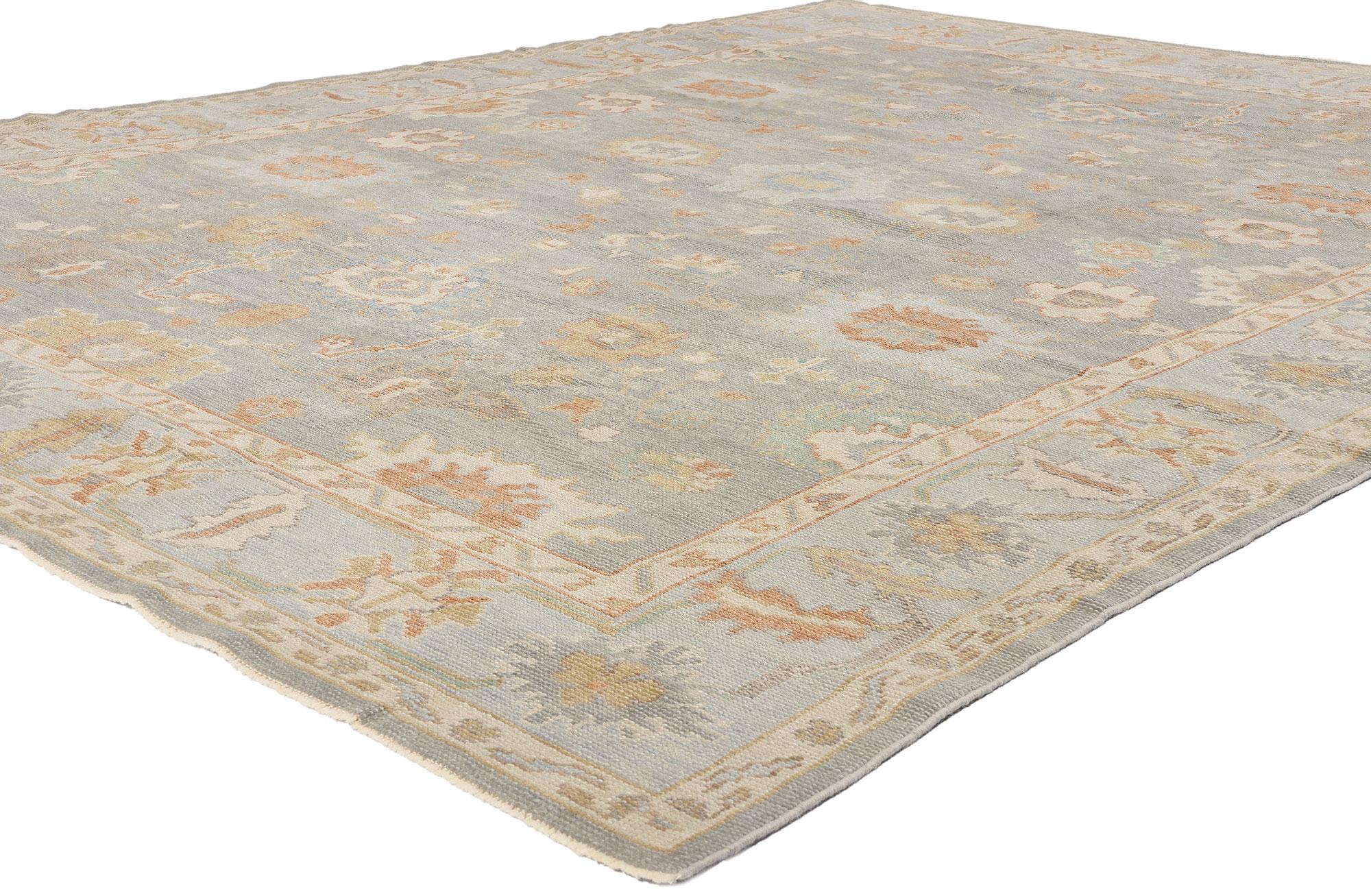 53515 New Modern Turkish Oushak Rug, 09'00 x 11'08. Dieser moderne türkische Oushak-Teppich aus handgeknüpfter Wolle, der in die Stille des bewölkten Himmels und der anatolischen Dämmerung getaucht ist, strahlt eine zeitlose Ruhe aus. Sein