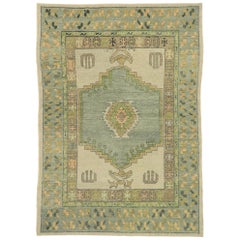 Nouveau tapis turc contemporain Oushak avec motif tribal moderne de style Boho Chic