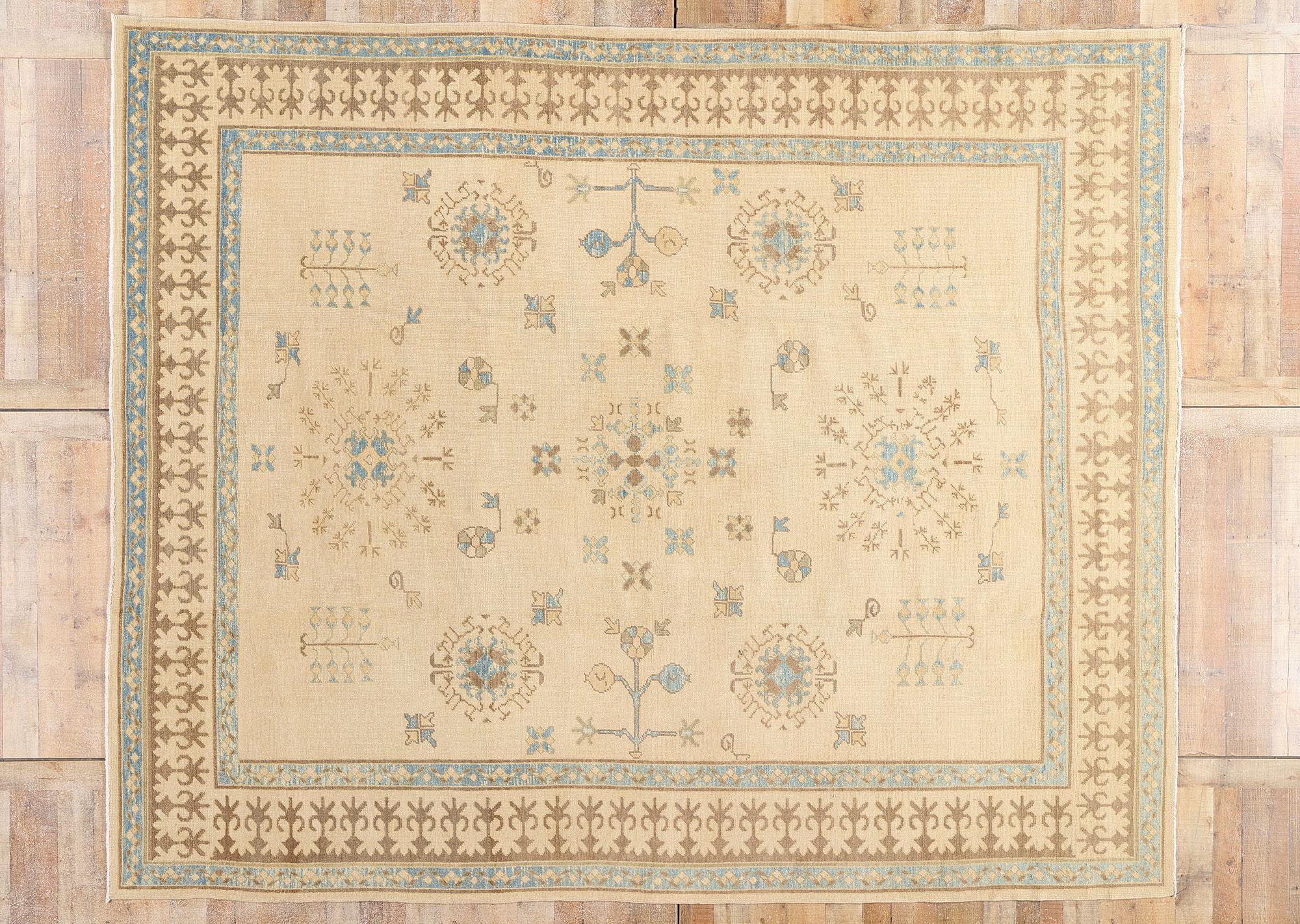 New Contemporary Turkish Oushak Rug with Traditional Style For Sale 4