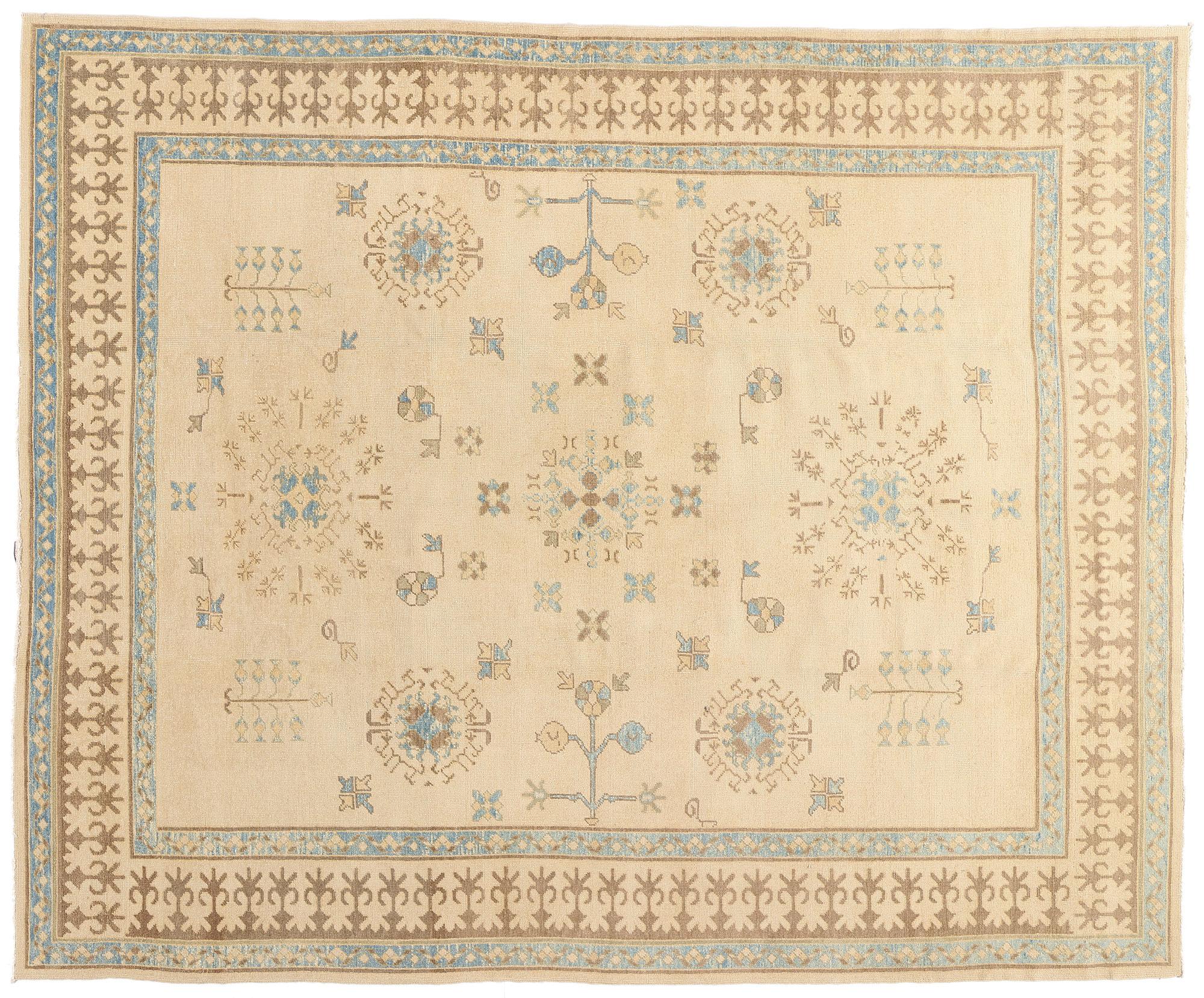 New Contemporary Turkish Oushak Rug with Traditional Style For Sale 5